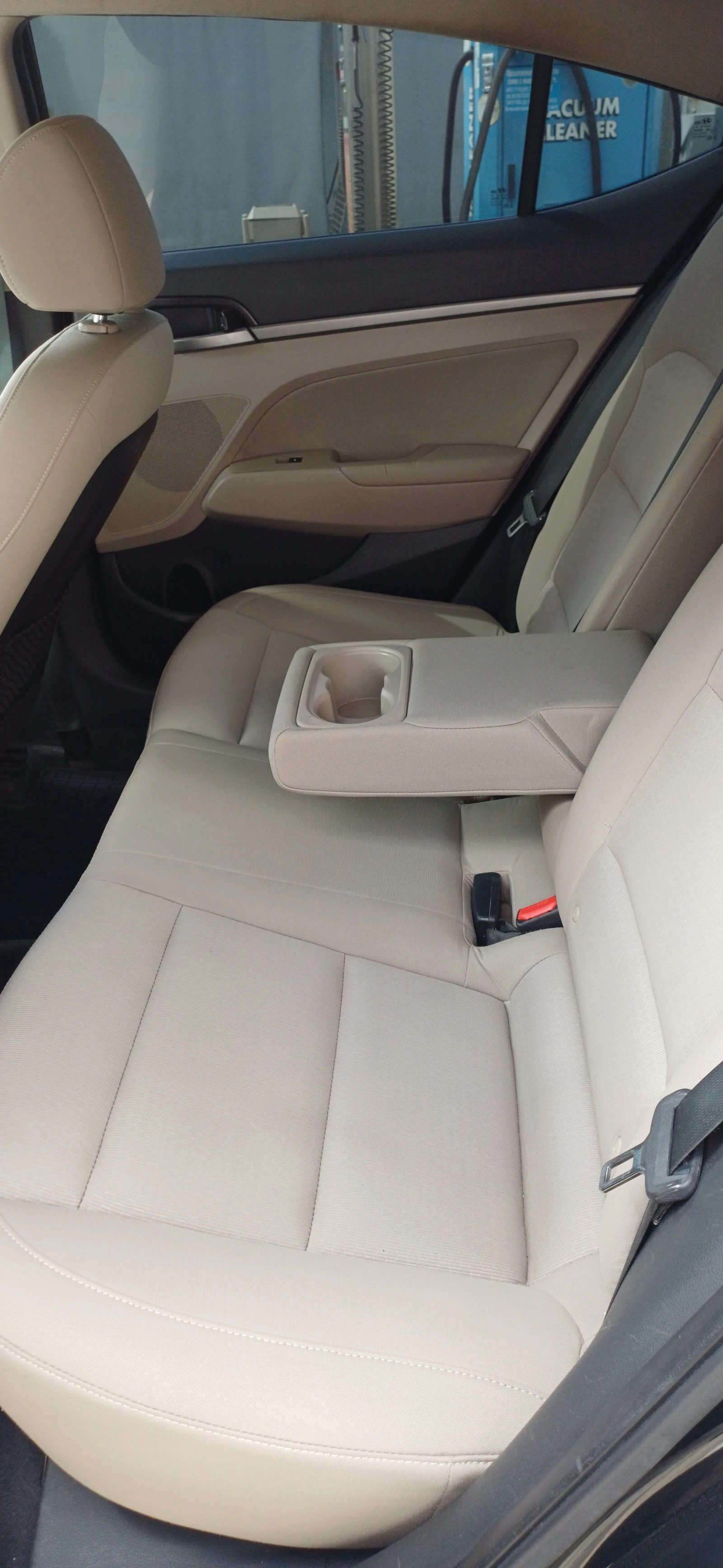 Hyundai Elantra, снимка 17 - Автомобили и джипове - 53985251