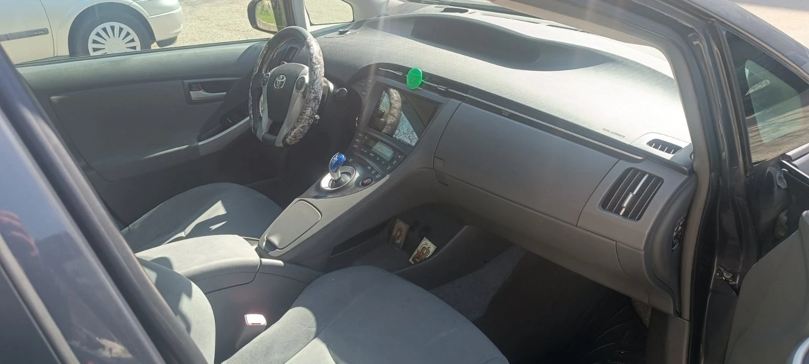 Toyota Prius, снимка 10 - Автомобили и джипове - 54041319