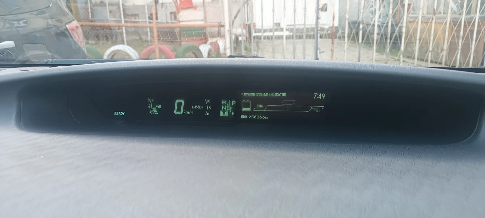 Toyota Prius, снимка 8 - Автомобили и джипове - 54041319