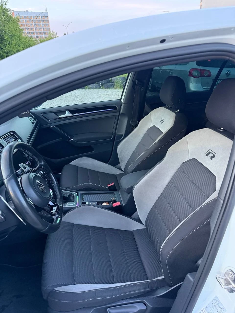 VW Golf 2.0TSI* R* DSG* REVO STAGE 3* , снимка 8 - Автомобили и джипове - 54347007