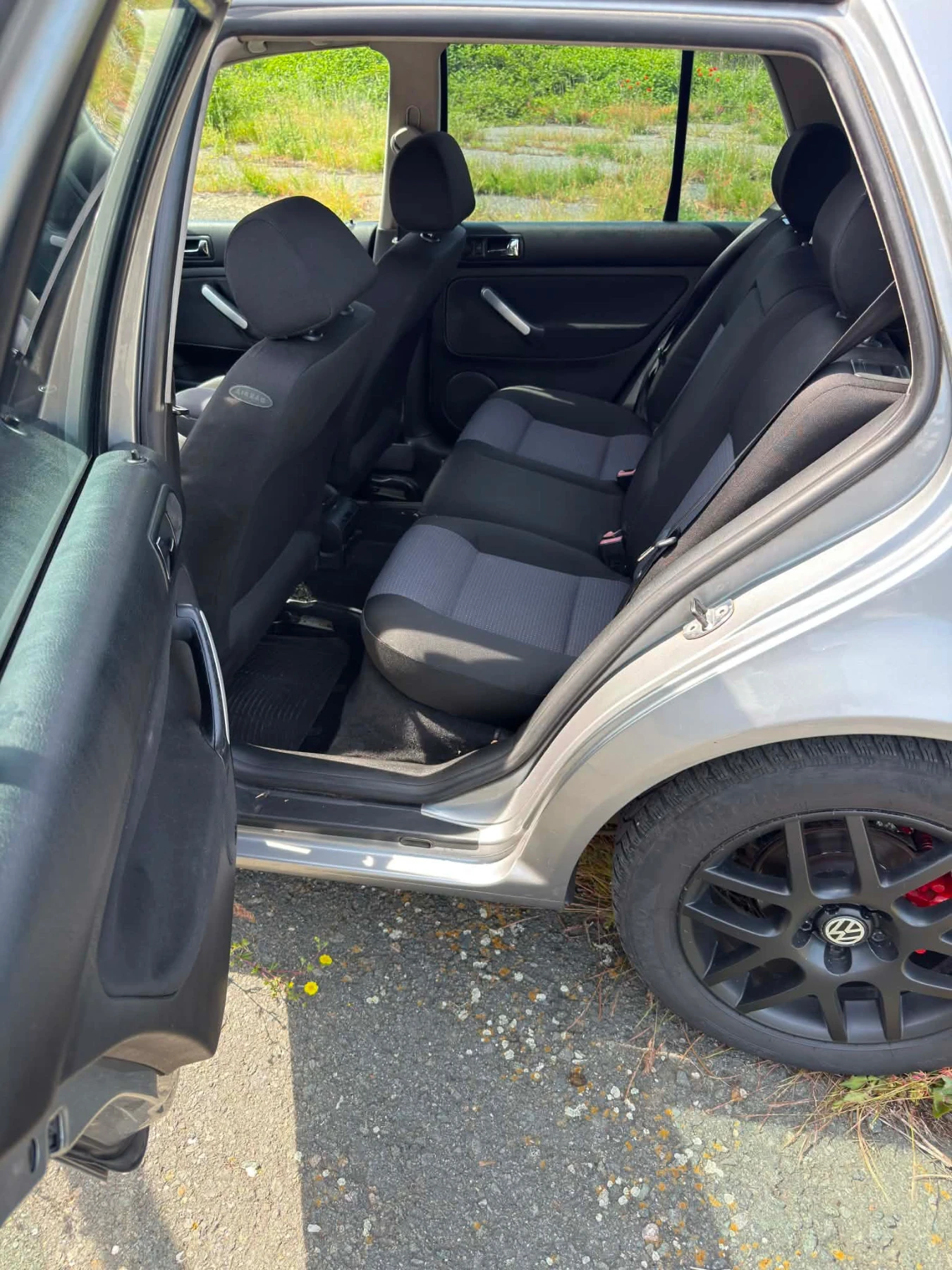 VW Golf 1.9 TDI, снимка 6 - Автомобили и джипове - 54569098
