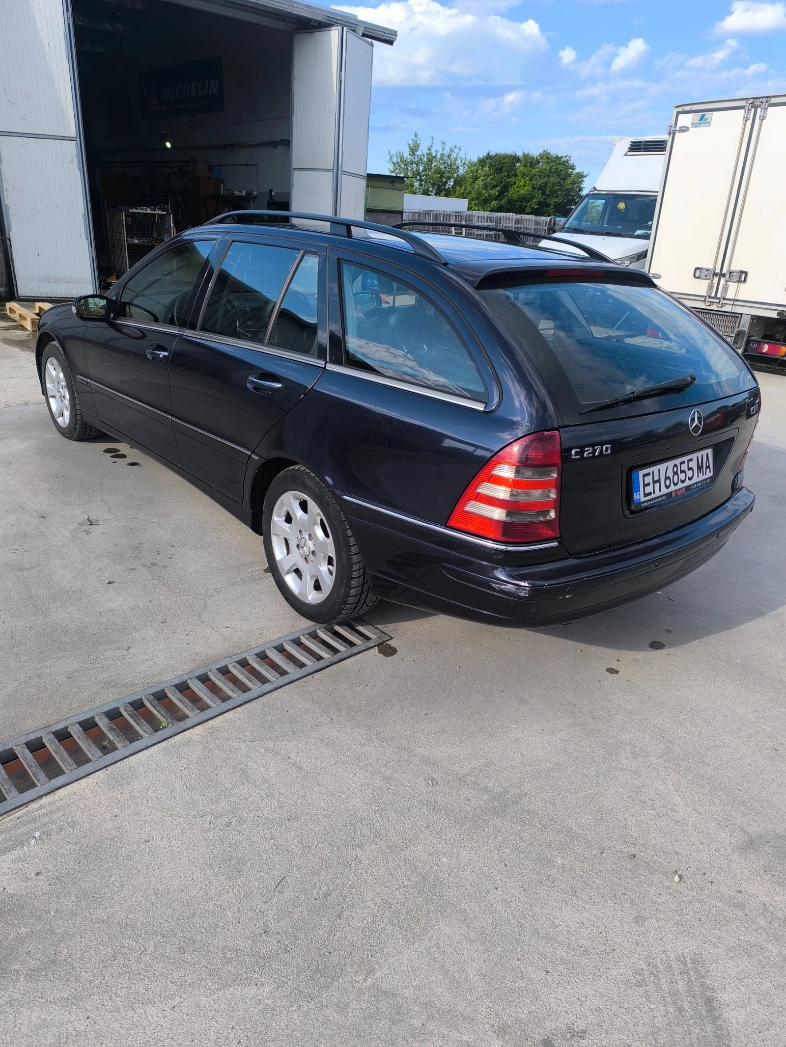 Mercedes-Benz C 270, снимка 3 - Автомобили и джипове - 54576074