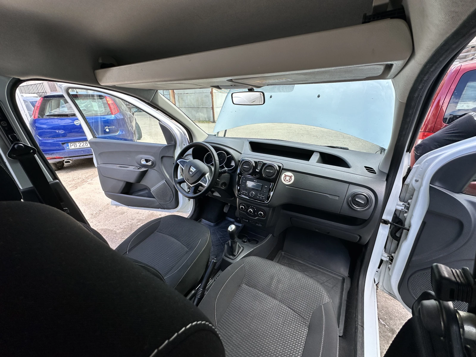 Dacia Dokker, снимка 4 - Автомобили и джипове - 54589703
