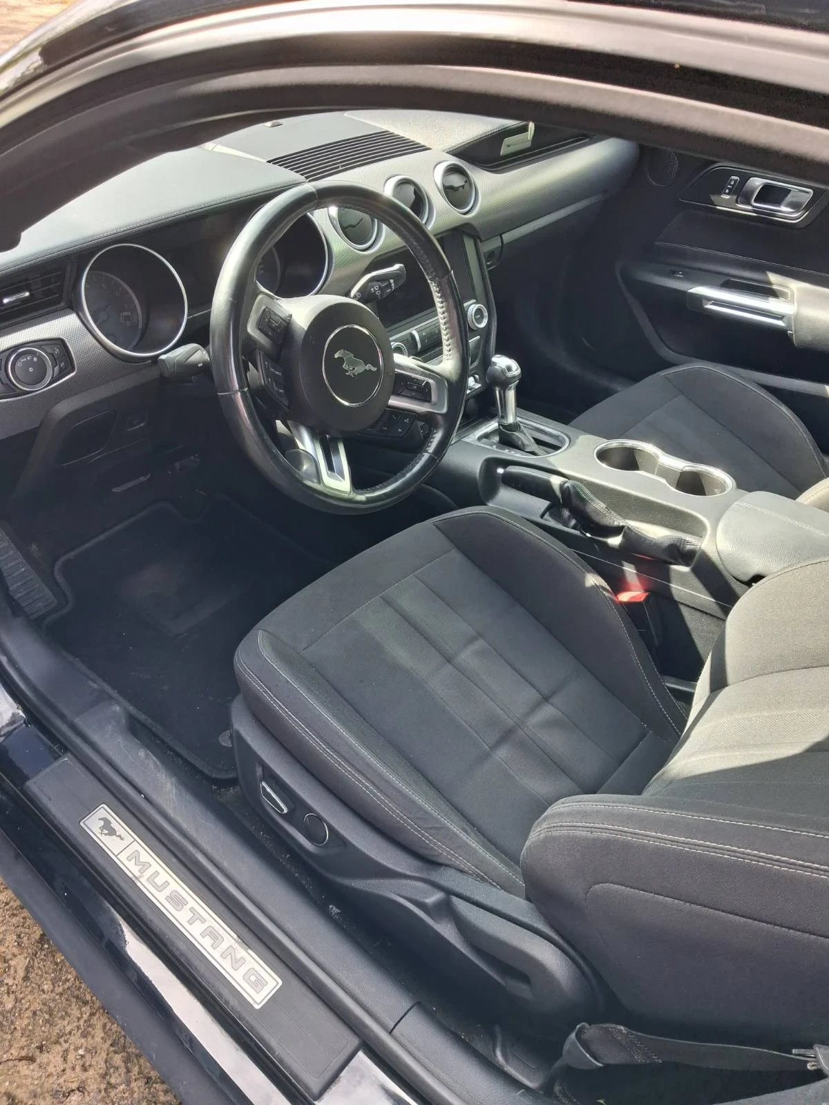 Ford Mustang, снимка 6 - Автомобили и джипове - 54944348