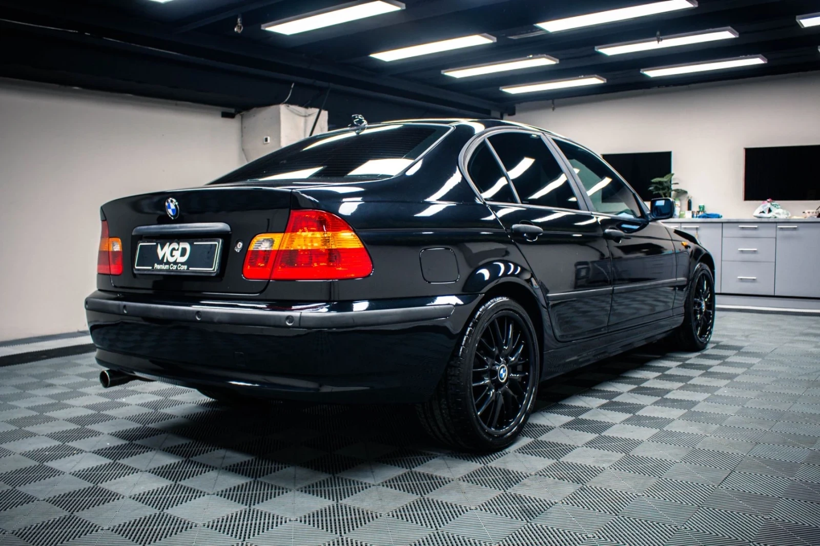 BMW 318 Автомат Уникат, снимка 8 - Автомобили и джипове - 55590310
