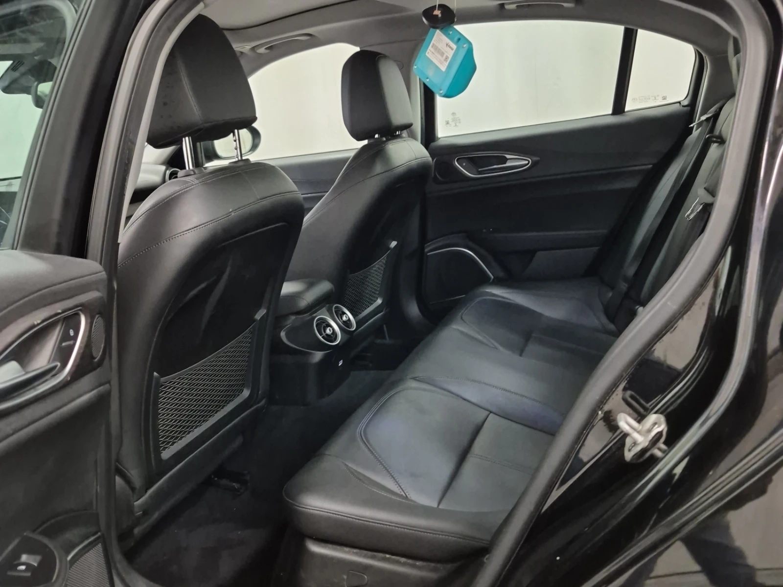 Alfa Romeo Giulia TI, снимка 13 - Автомобили и джипове - 56600868