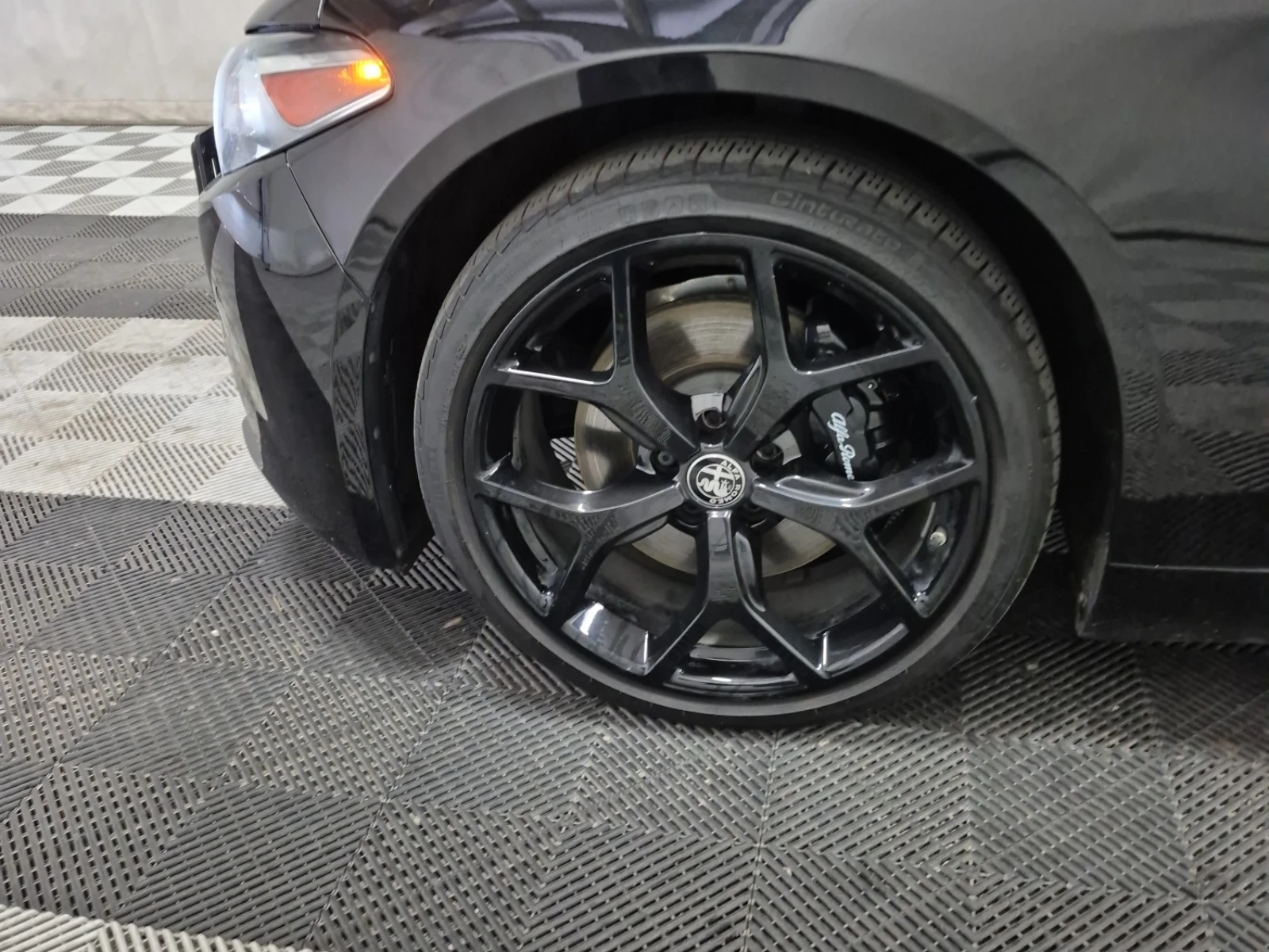 Alfa Romeo Giulia TI, снимка 5 - Автомобили и джипове - 56600868