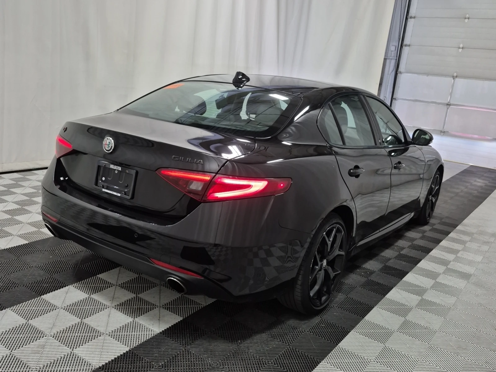 Alfa Romeo Giulia TI, снимка 3 - Автомобили и джипове - 56600868