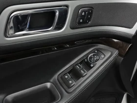 Ford Explorer 3.5 AWD, снимка 16