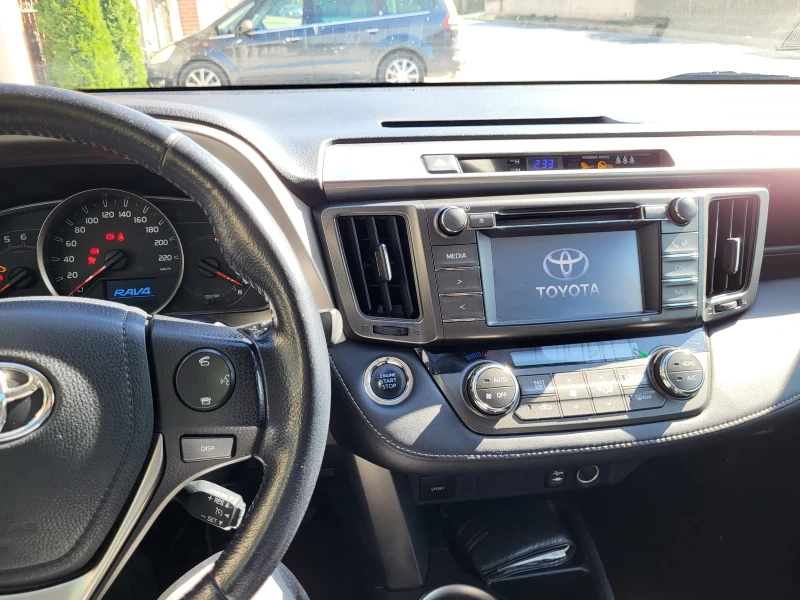 Toyota Rav4, снимка 16 - Автомобили и джипове - 47377395