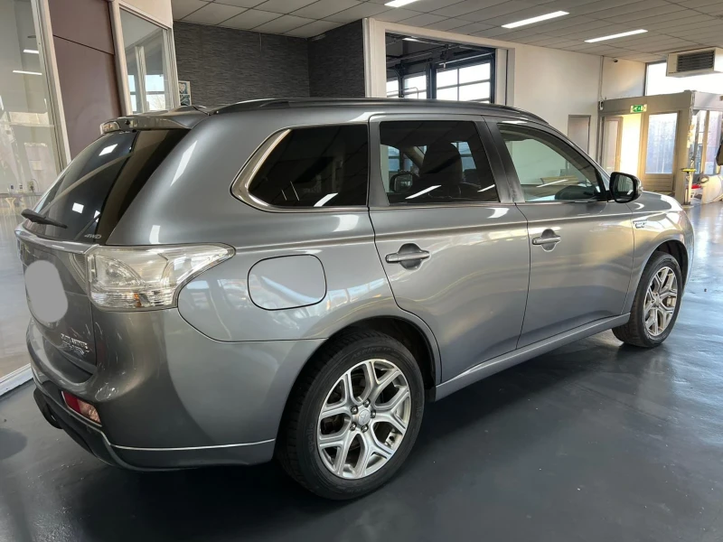 Mitsubishi Outlander 2.0i PHEV Plug-in Hybrid LPG, снимка 7 - Автомобили и джипове - 48522577