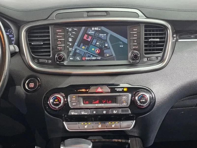 Kia Sorento DIESEL 2.0 2WD LUXURY, снимка 14 - Автомобили и джипове - 55100265