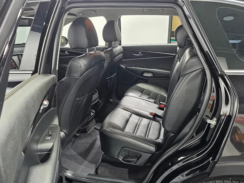 Kia Sorento DIESEL 2.0 2WD LUXURY, снимка 11 - Автомобили и джипове - 55100265