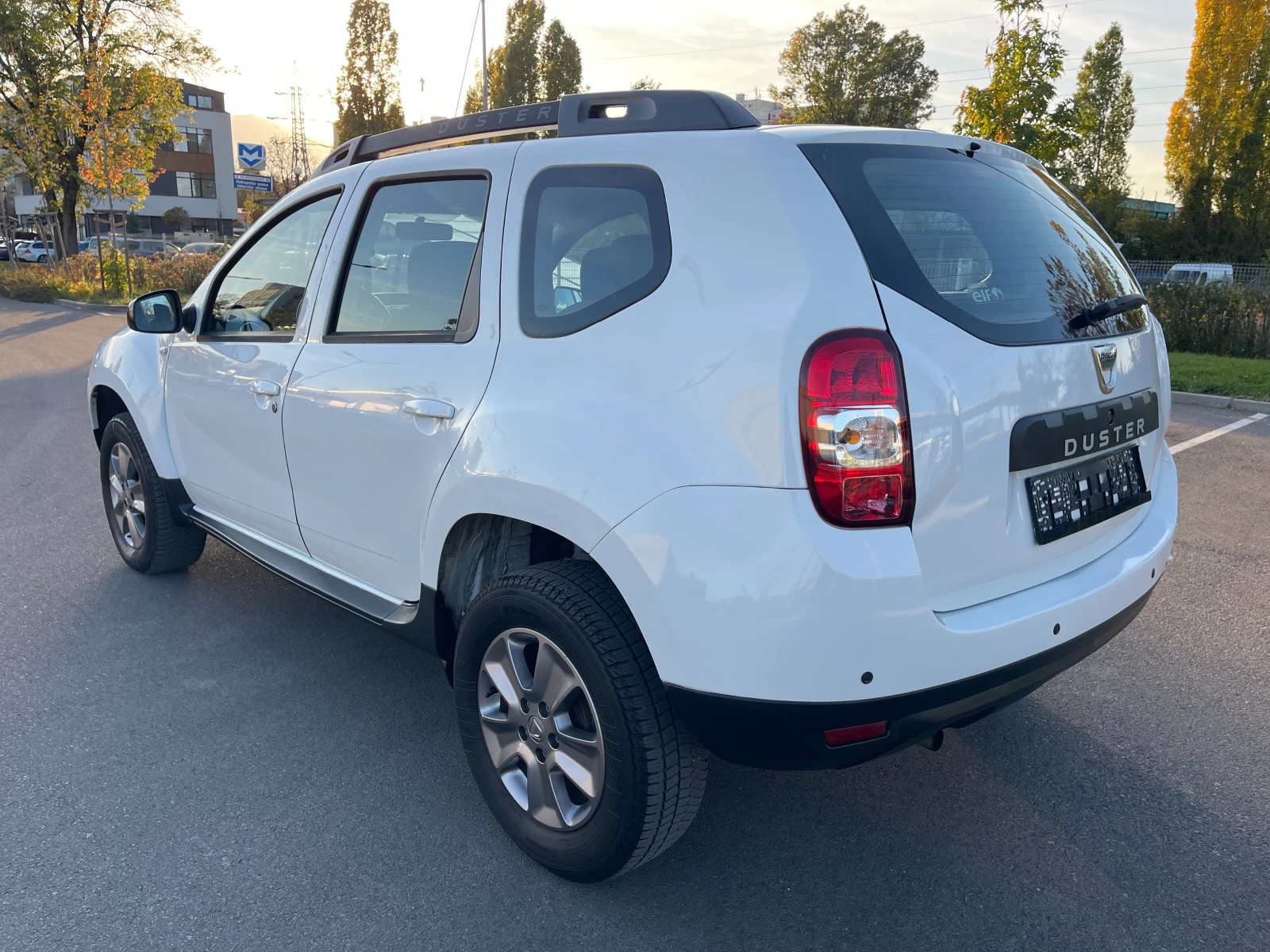 Dacia Duster 1.6i* GPL* NAVI* FACELIFT* 173000км*  - изображение 6