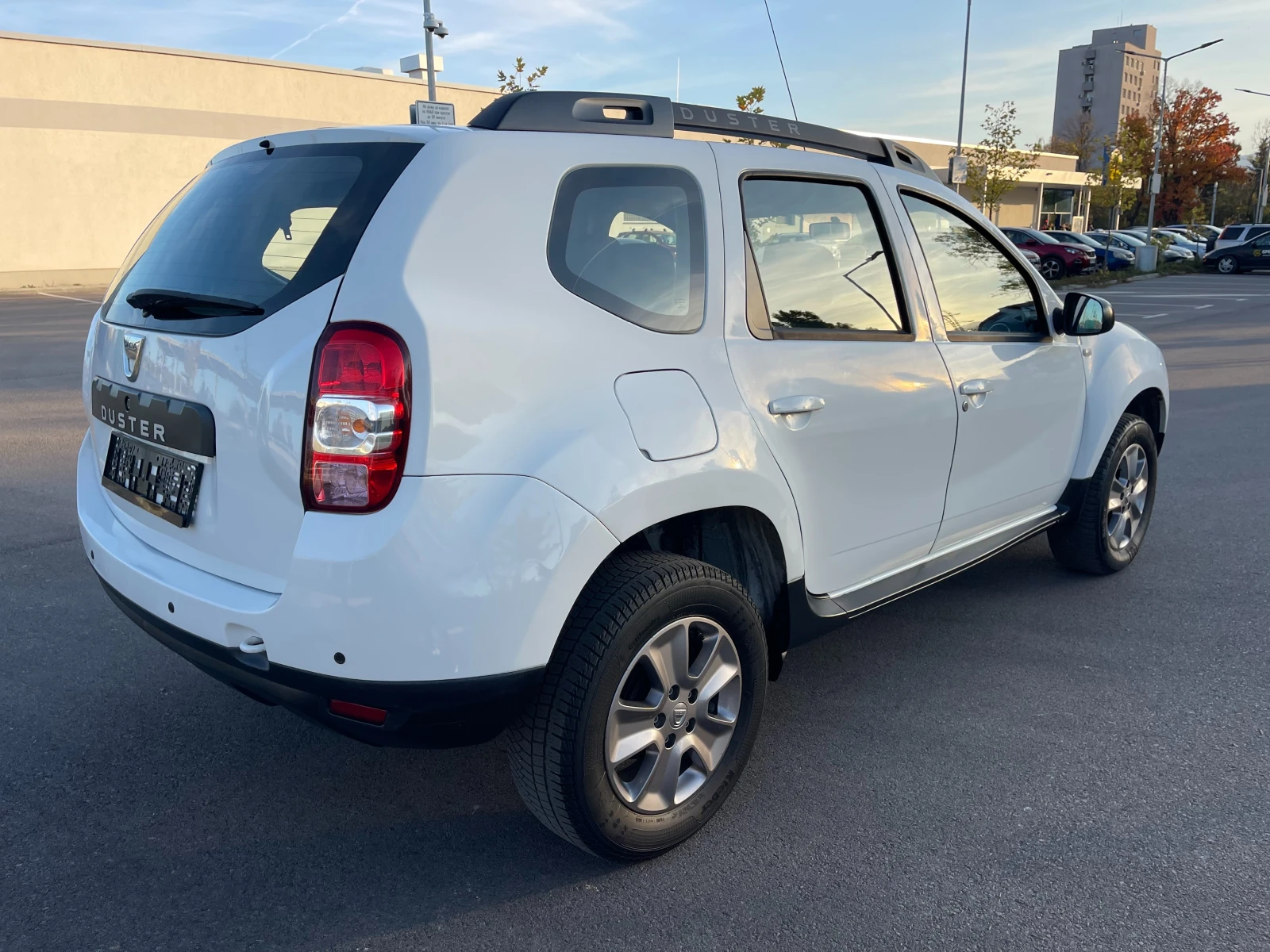 Dacia Duster 1.6i* GPL* NAVI* FACELIFT* 173000км*  - изображение 4