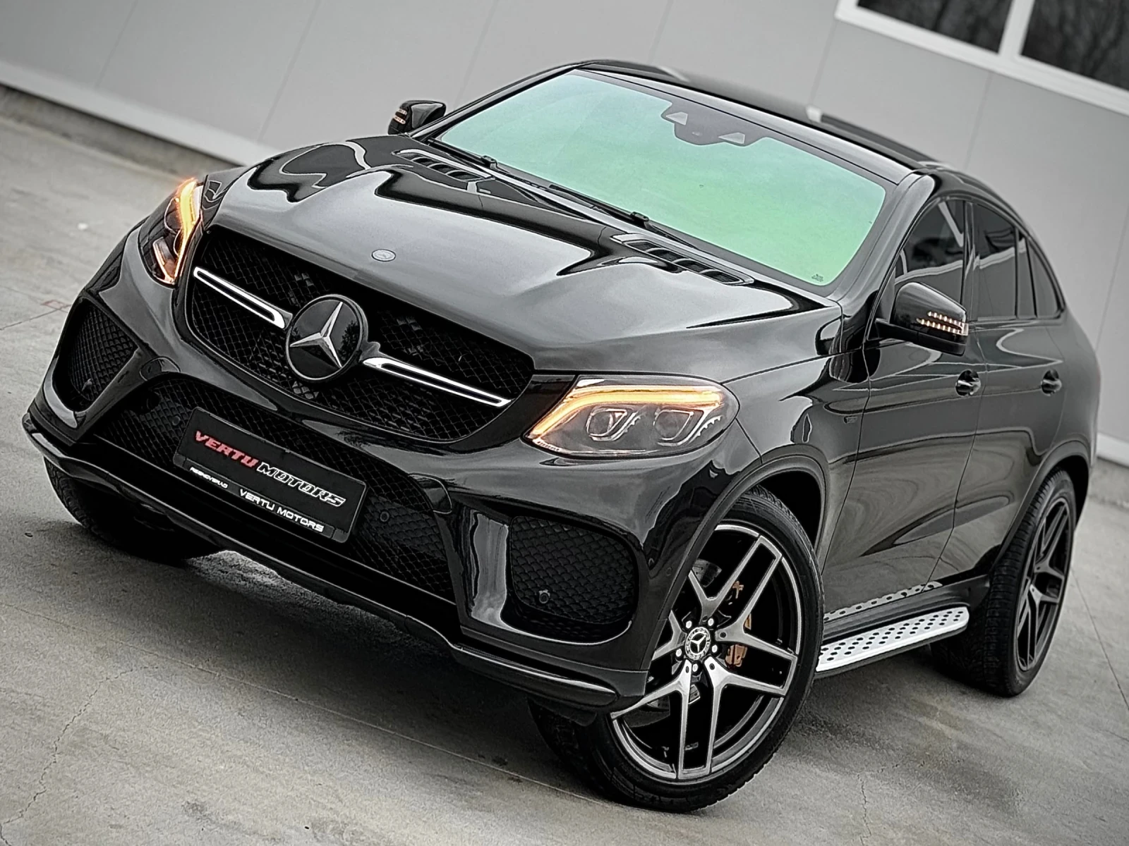 Mercedes-Benz GLE 350 COUPE / AMG / 9G / EXCLUSIVE EDITION / 3xTV - изображение 4