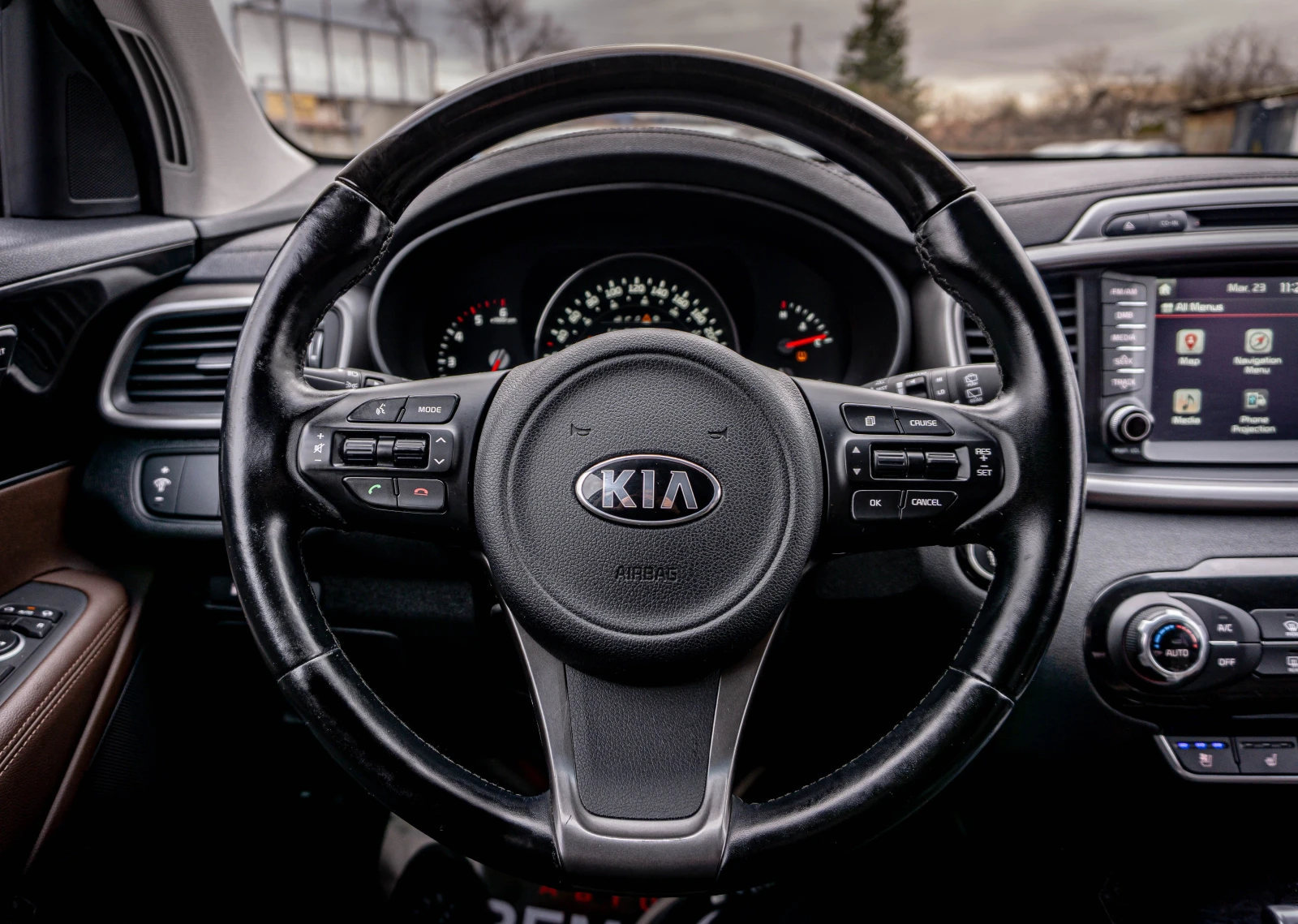 Kia Sorento 2.2 CRDI 4WD-ТОП СЪСТОЯНИЕ-РЕАЛНИ КМ!, снимка 9 - Автомобили и джипове - 53959109