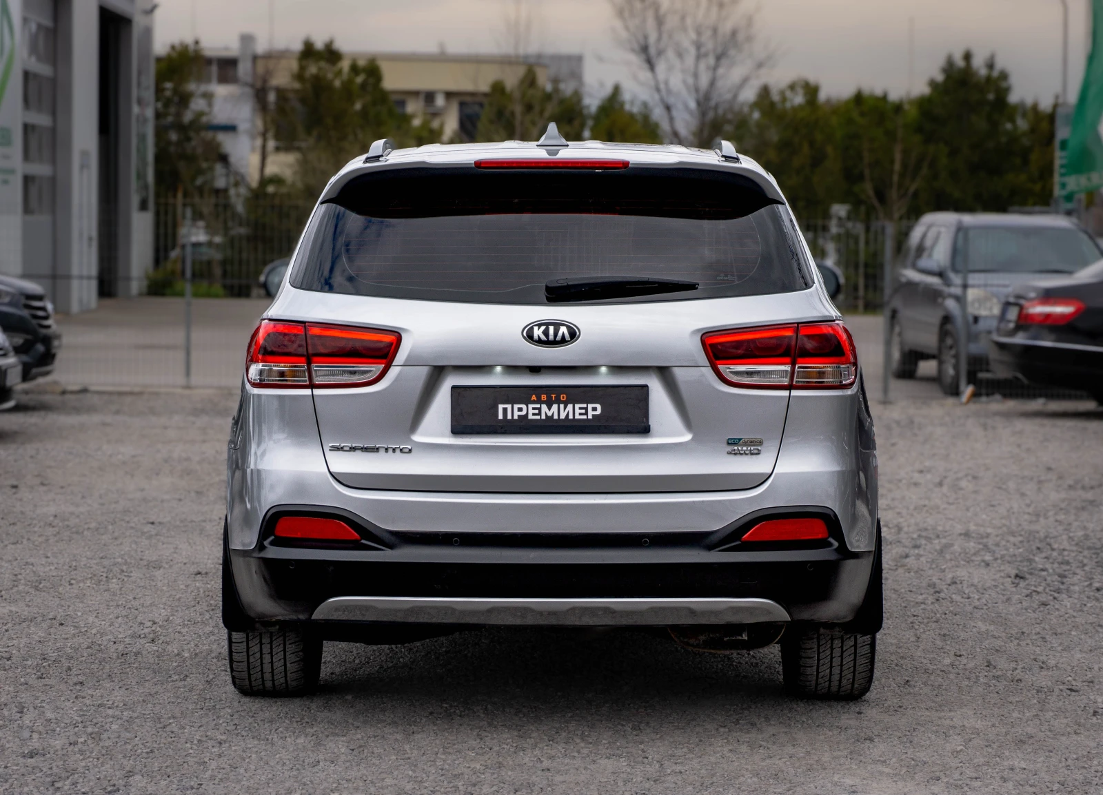 Kia Sorento 2.2 CRDI 4WD-ТОП СЪСТОЯНИЕ-РЕАЛНИ КМ!, снимка 5 - Автомобили и джипове - 53959109