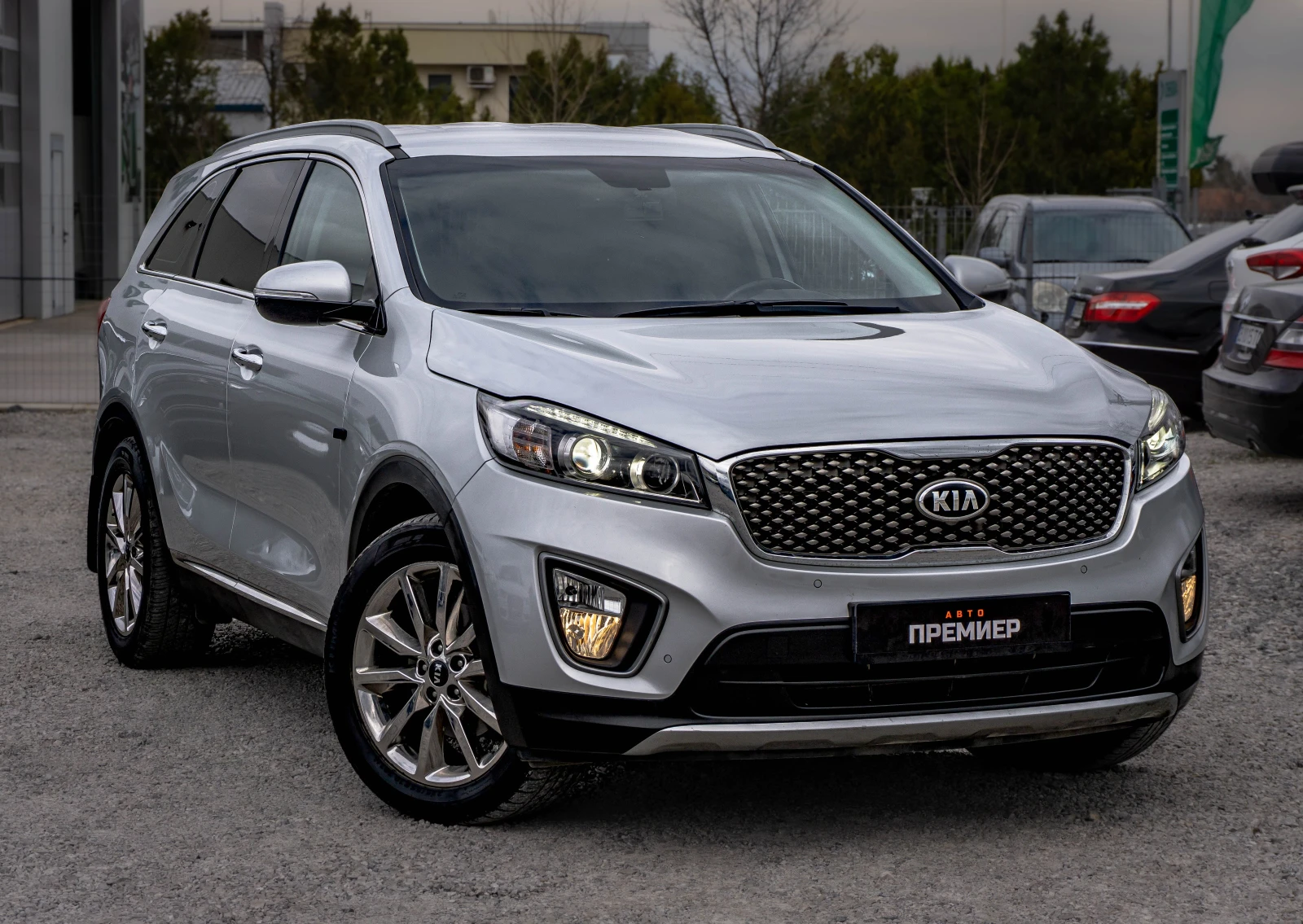 Kia Sorento 2.2 CRDI 4WD-ТОП СЪСТОЯНИЕ-РЕАЛНИ КМ!, снимка 3 - Автомобили и джипове - 53959109