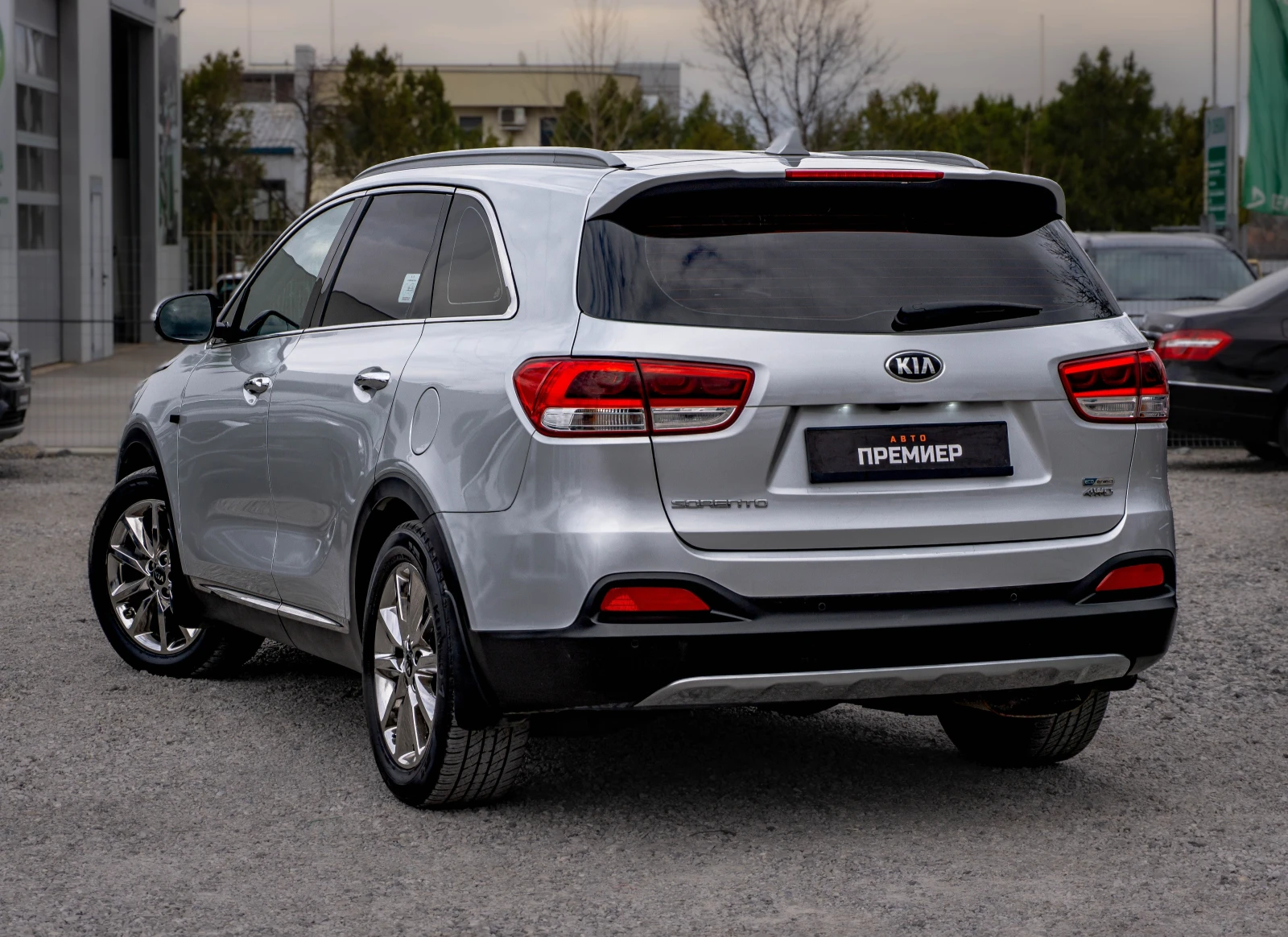 Kia Sorento 2.2 CRDI 4WD-ТОП СЪСТОЯНИЕ-РЕАЛНИ КМ!, снимка 6 - Автомобили и джипове - 53959109