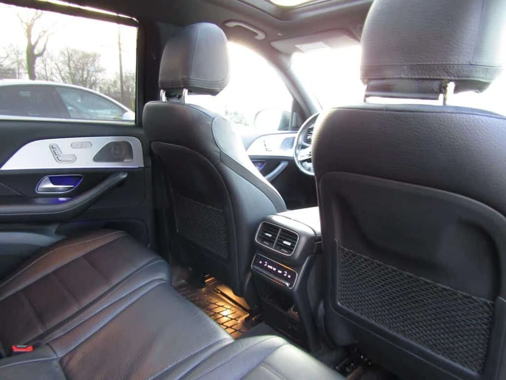 Mercedes-Benz GLS 450 AMG Line * Масаж * Фиксирана цена до БГ * CARFAX *, снимка 13 - Автомобили и джипове - 53960892