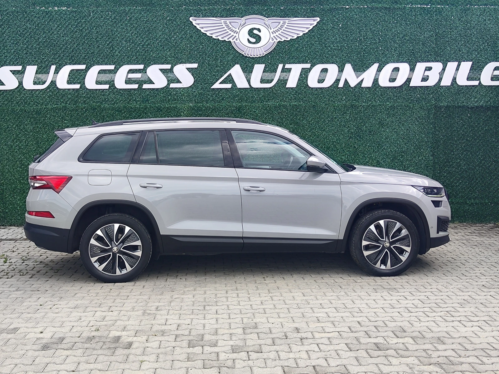 Skoda Kodiaq 200PS* NARDOGREY* PODGREV* FACE* LINEASIST* LIZING, снимка 3 - Автомобили и джипове - 54959209