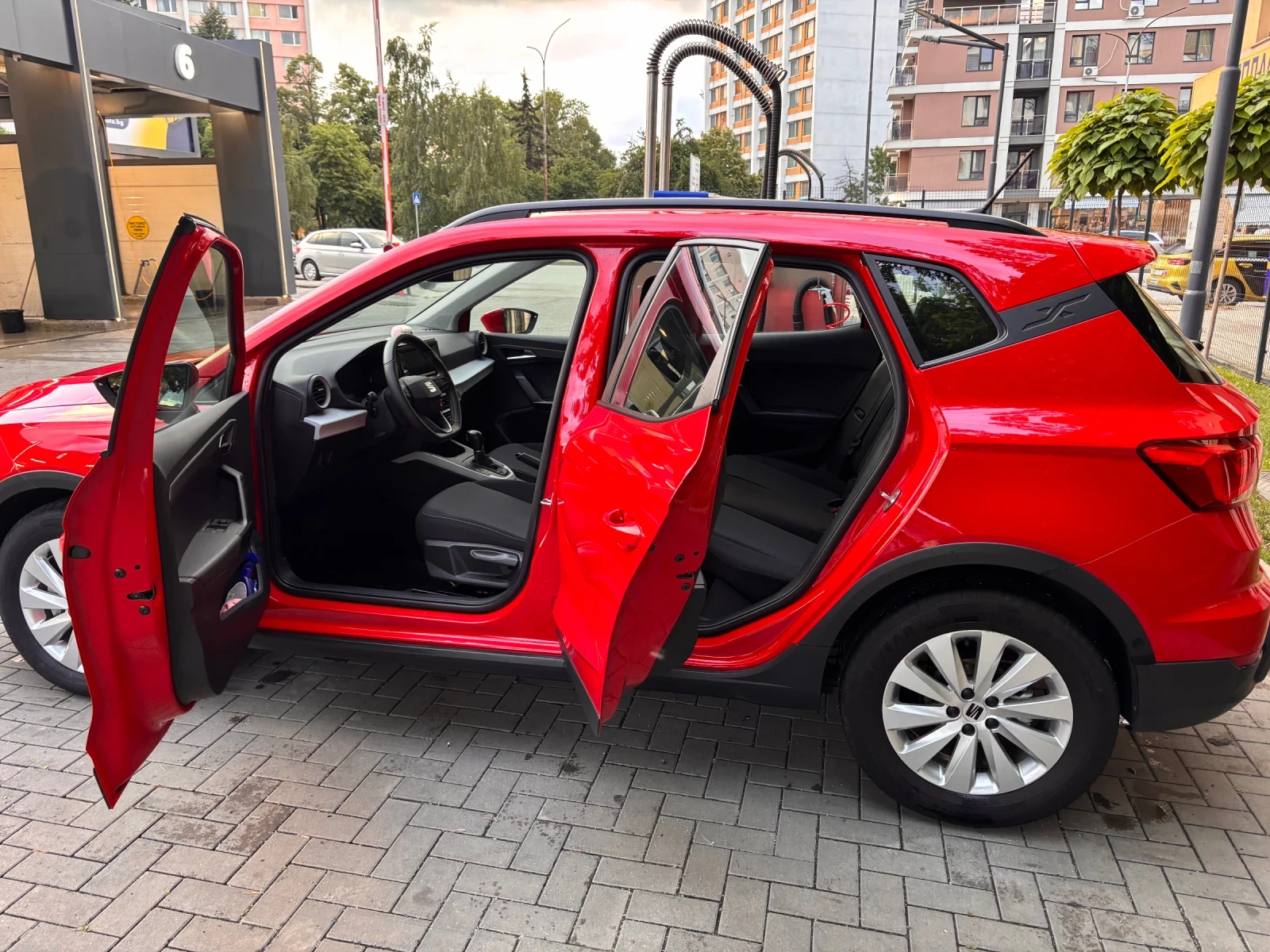 Seat Arona, снимка 11 - Автомобили и джипове - 55284870