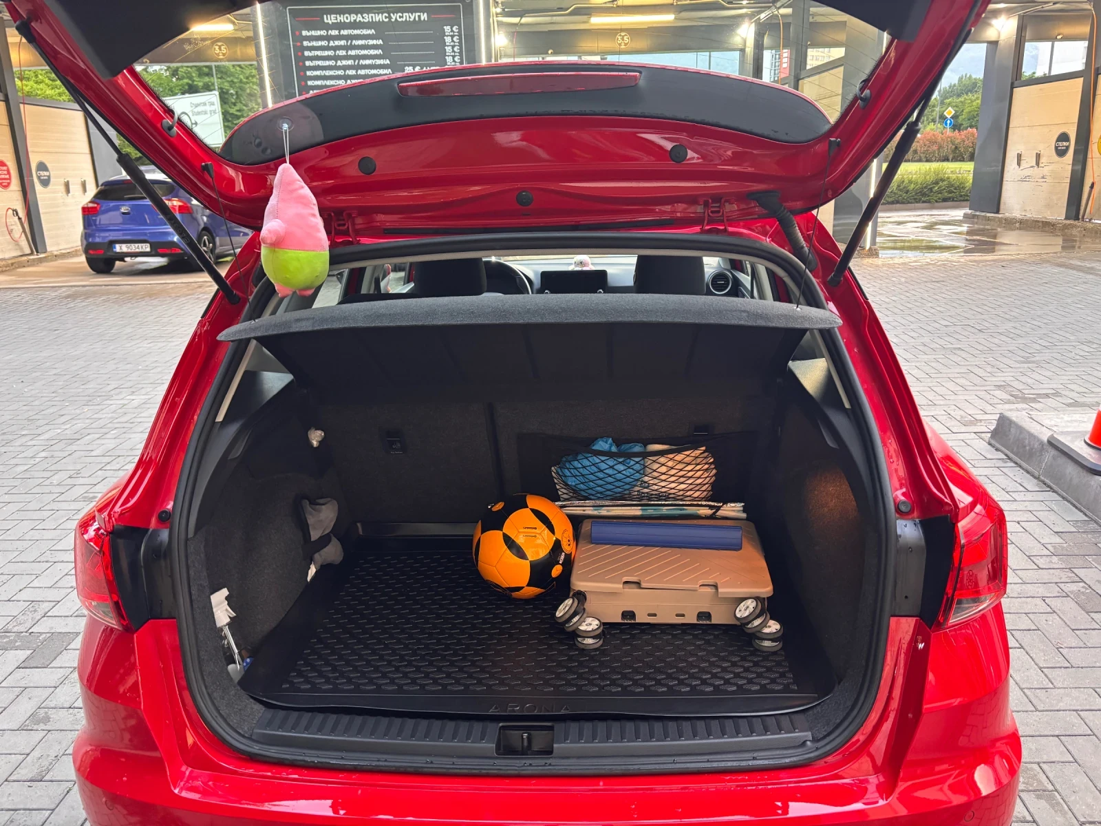 Seat Arona, снимка 10 - Автомобили и джипове - 55284870