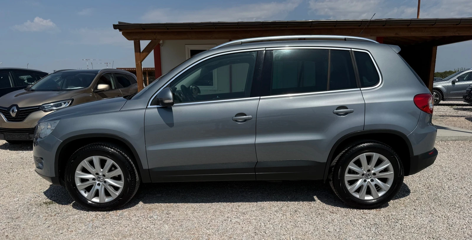 VW Tiguan 2.0tdi* 170k.c* 4x4* НАВИ* Сервизна История, снимка 5 - Автомобили и джипове - 55797437