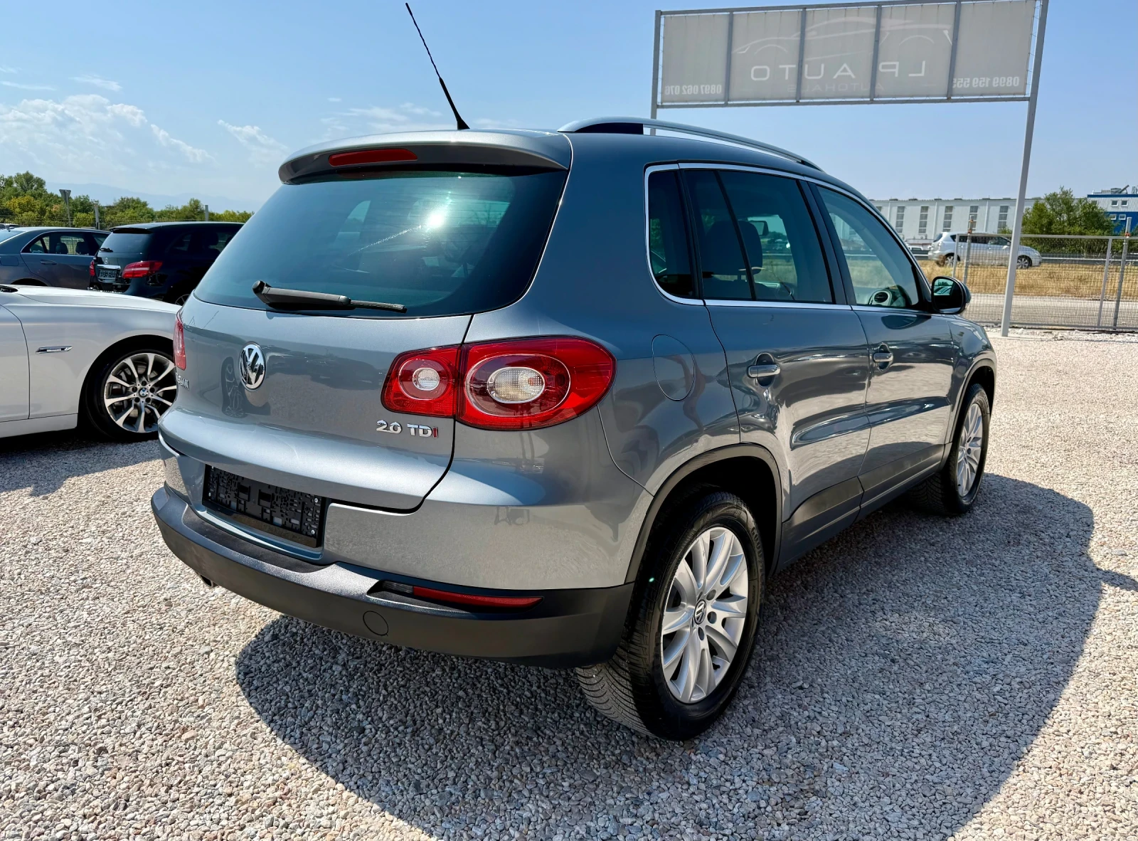 VW Tiguan 2.0tdi* 170k.c* 4x4* НАВИ* Сервизна История, снимка 4 - Автомобили и джипове - 55797437