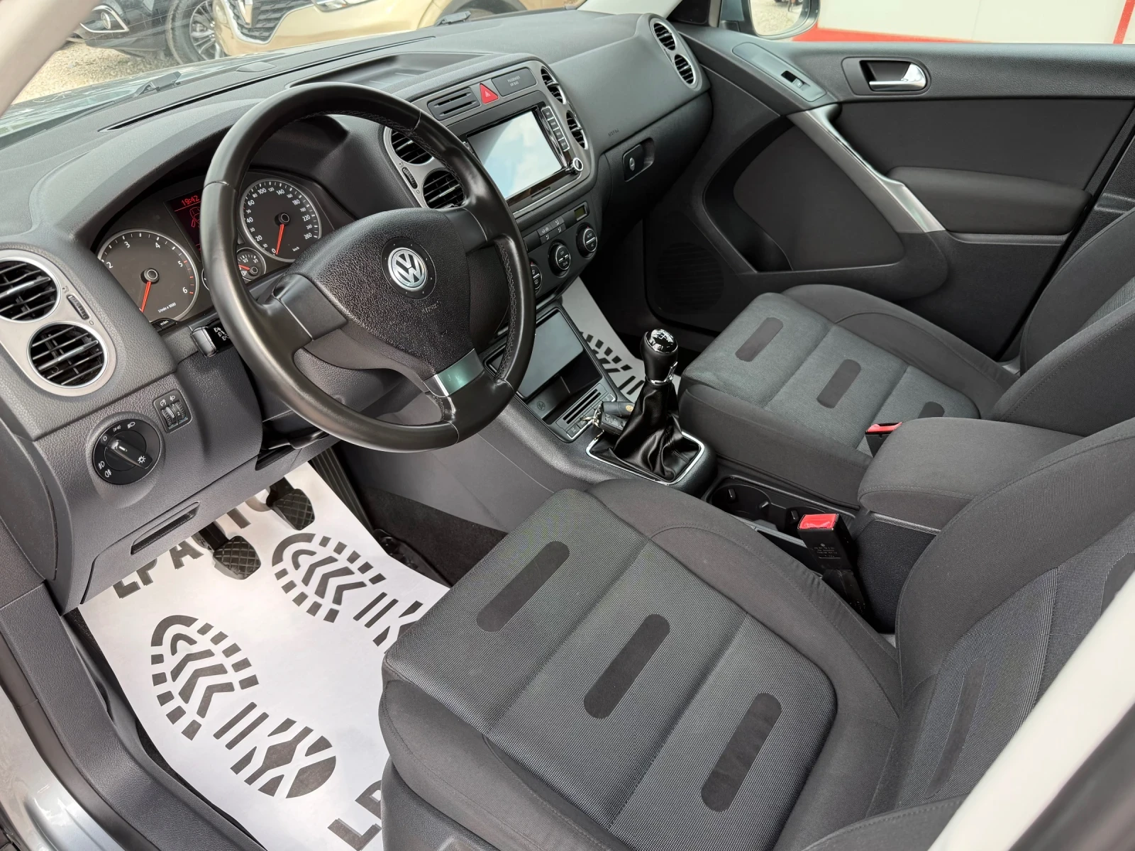 VW Tiguan 2.0tdi* 170k.c* 4x4* ����* �������� ������� | Mobile.bg � ����������� 8