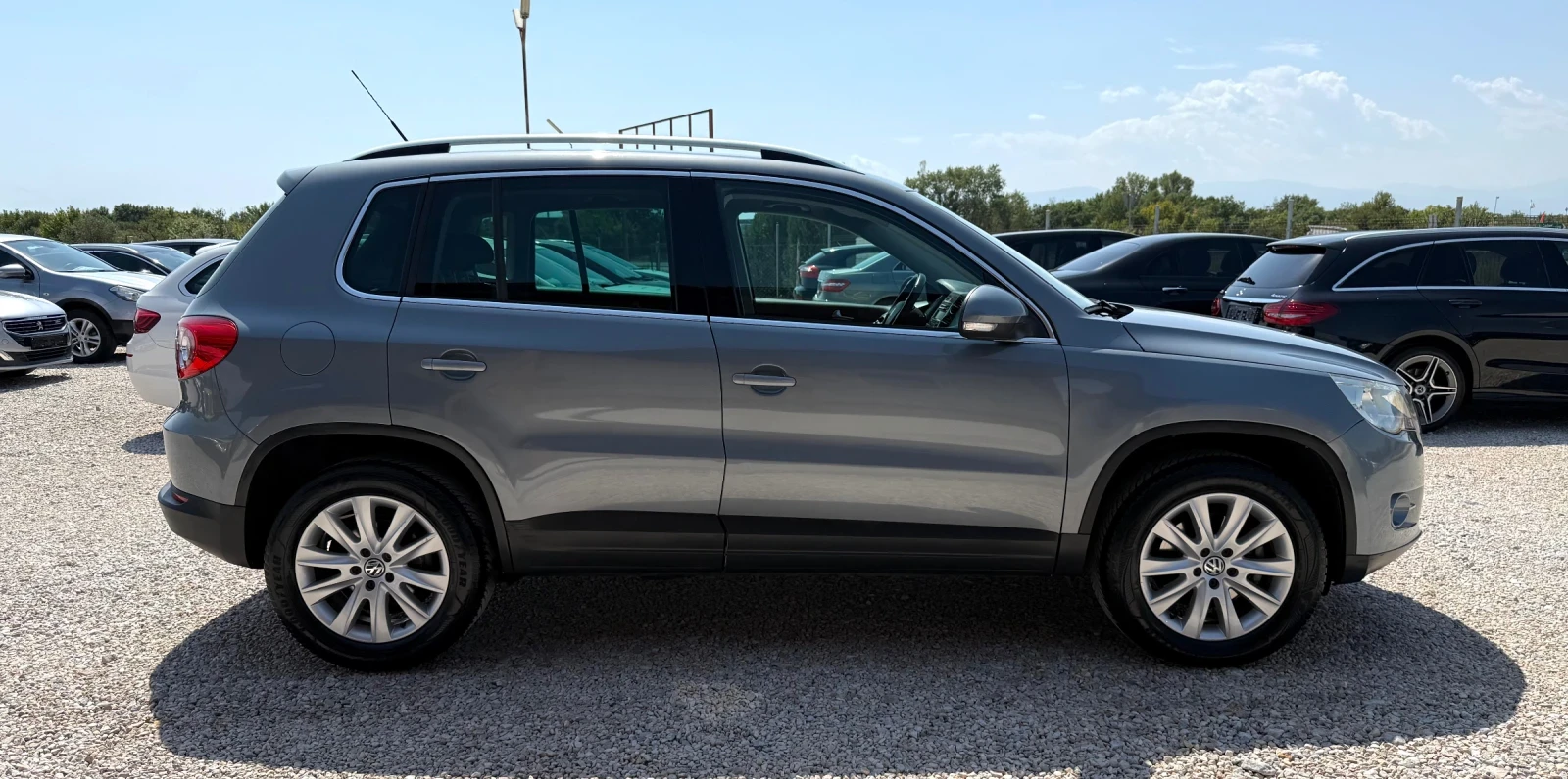 VW Tiguan 2.0tdi* 170k.c* 4x4* НАВИ* Сервизна История, снимка 6 - Автомобили и джипове - 55797437