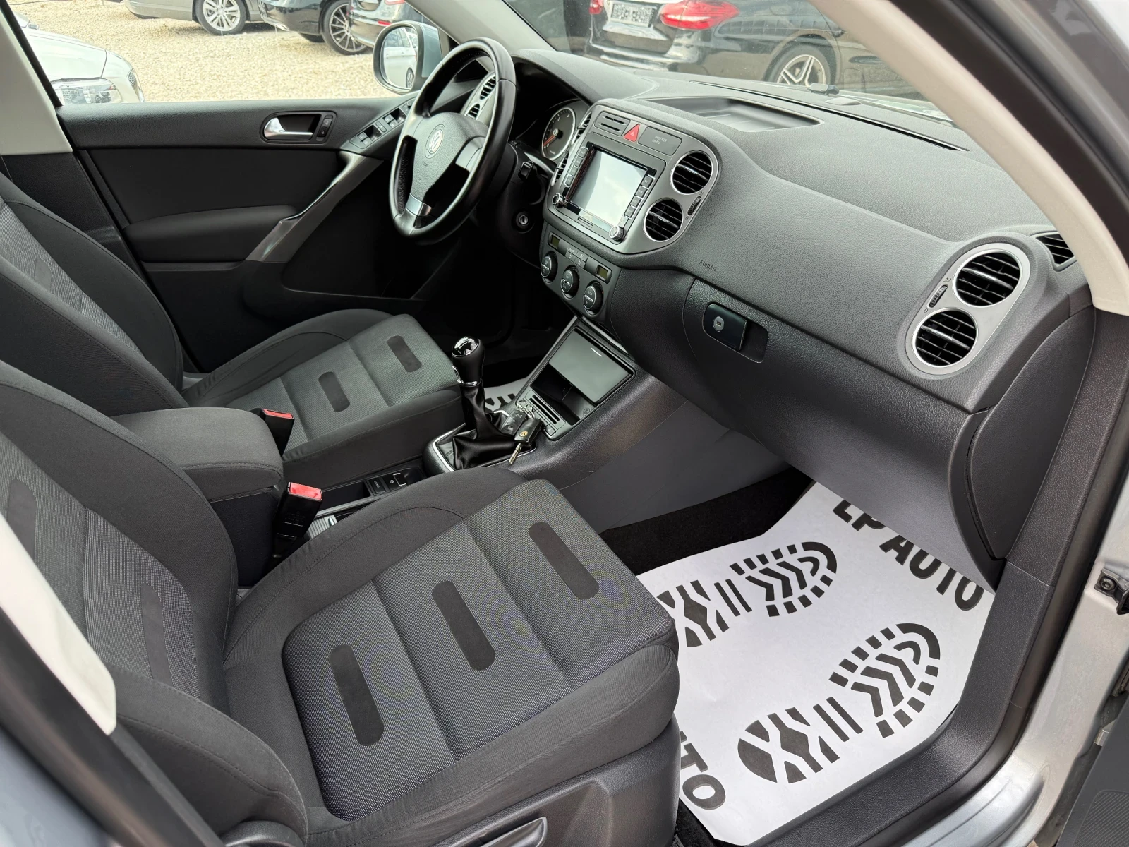 VW Tiguan 2.0tdi* 170k.c* 4x4* ����* �������� ������� | Mobile.bg � ����������� 9