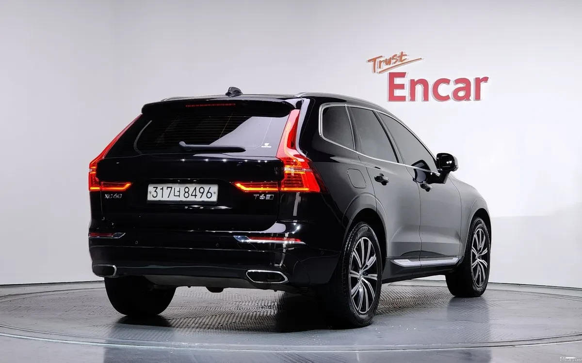 Volvo XC60 T6 INSCRIPTION| BOWERS&WILKINS| HUD| DISTRONIC| ПА, снимка 2 - Автомобили и джипове - 55804233