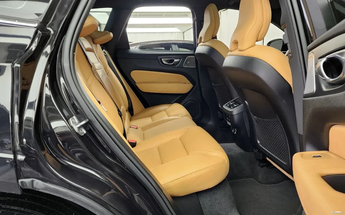 Volvo XC60 T6 INSCRIPTION| BOWERS&WILKINS| HUD| DISTRONIC| ПА, снимка 12 - Автомобили и джипове - 55804233