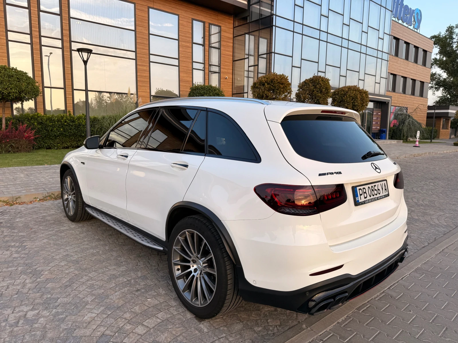 Mercedes-Benz GLC 43 AMG FACELIFT 6.3 РЕАЛЕН ПРОБЕГ ЛИЧЕН АВТОМОБИЛ, снимка 4 - Автомобили и джипове - 55869731