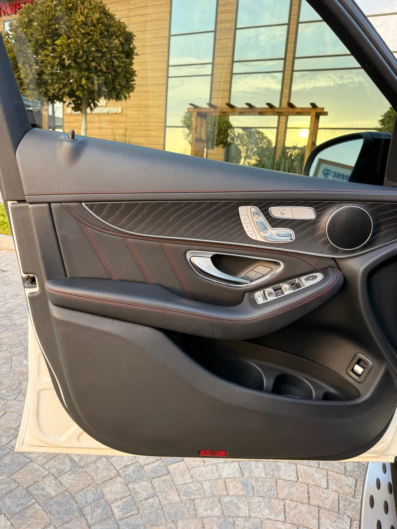 Mercedes-Benz GLC 43 AMG FACELIFT 6.3 РЕАЛЕН ПРОБЕГ ЛИЧЕН АВТОМОБИЛ, снимка 9 - Автомобили и джипове - 55869731
