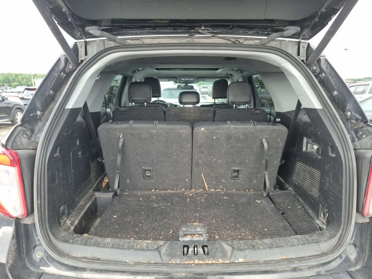 Ford Explorer * XLT * 3РИ РЕД СЕДАЛКИ * ПОДГРЕВ * ДВА КЛЮЧА, снимка 14 - Автомобили и джипове - 56223786