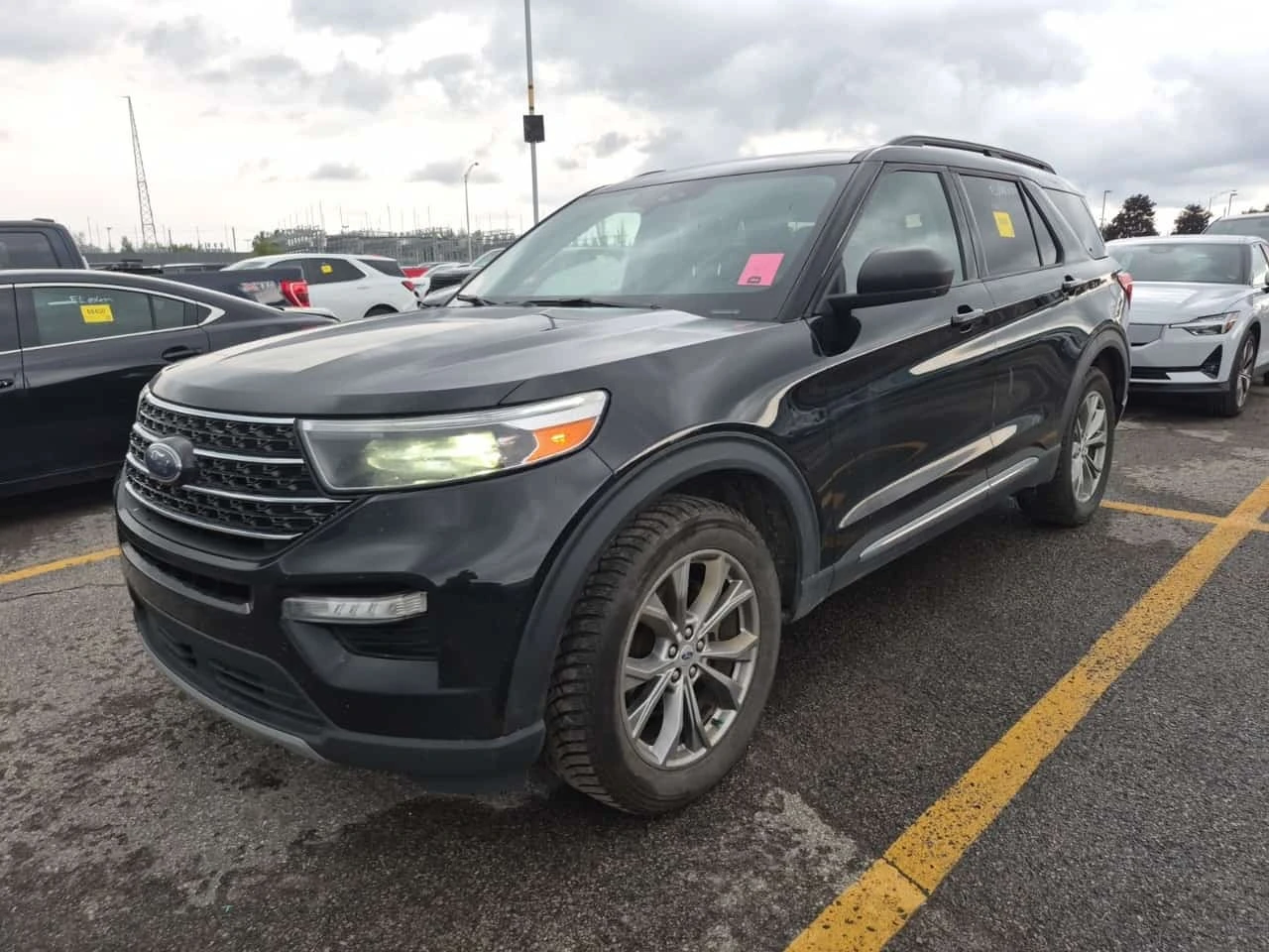 Ford Explorer * XLT * 3РИ РЕД СЕДАЛКИ * ПОДГРЕВ * ДВА КЛЮЧА