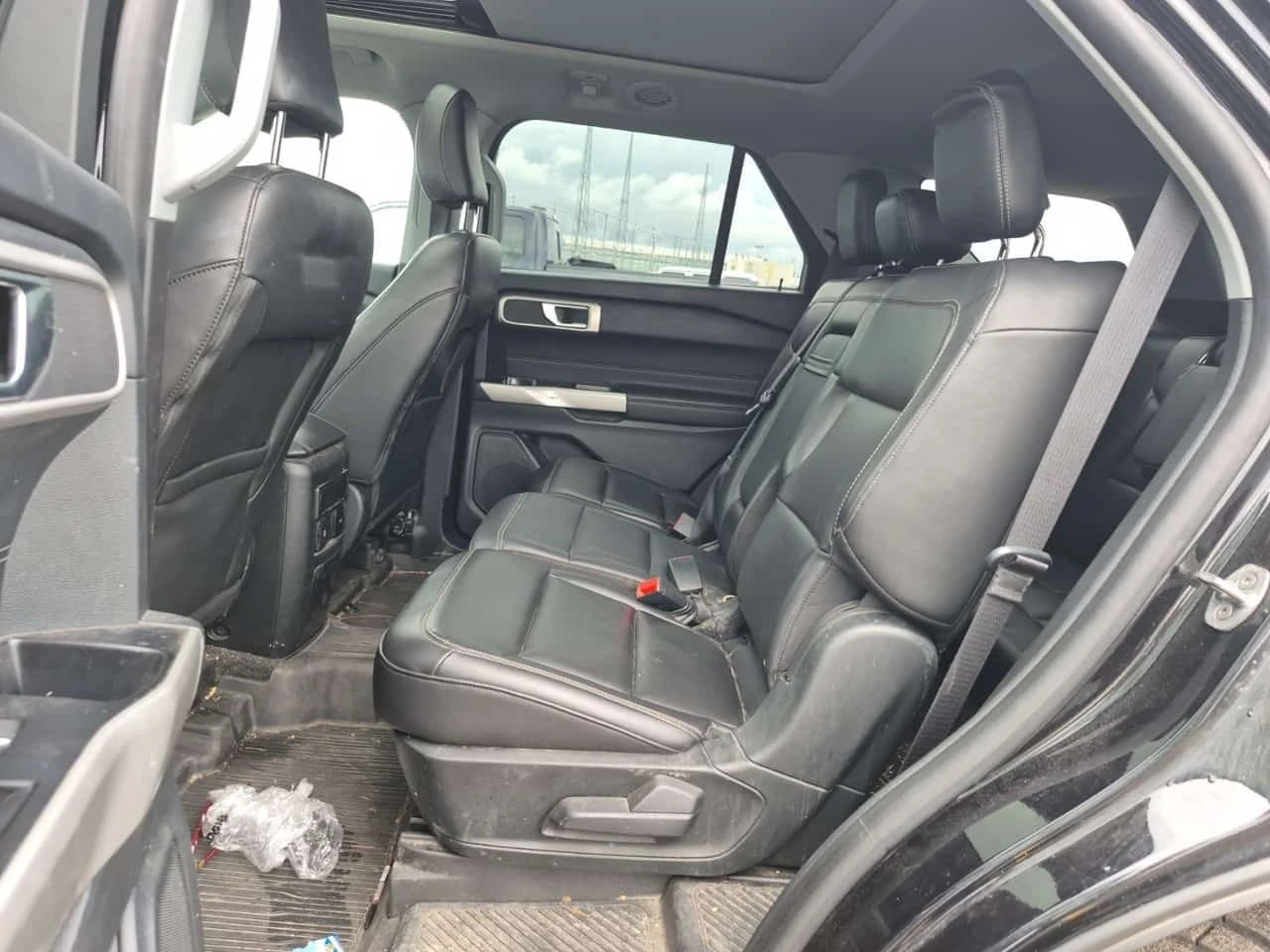 Ford Explorer * XLT * 3РИ РЕД СЕДАЛКИ * ПОДГРЕВ * ДВА КЛЮЧА, снимка 12 - Автомобили и джипове - 56223786
