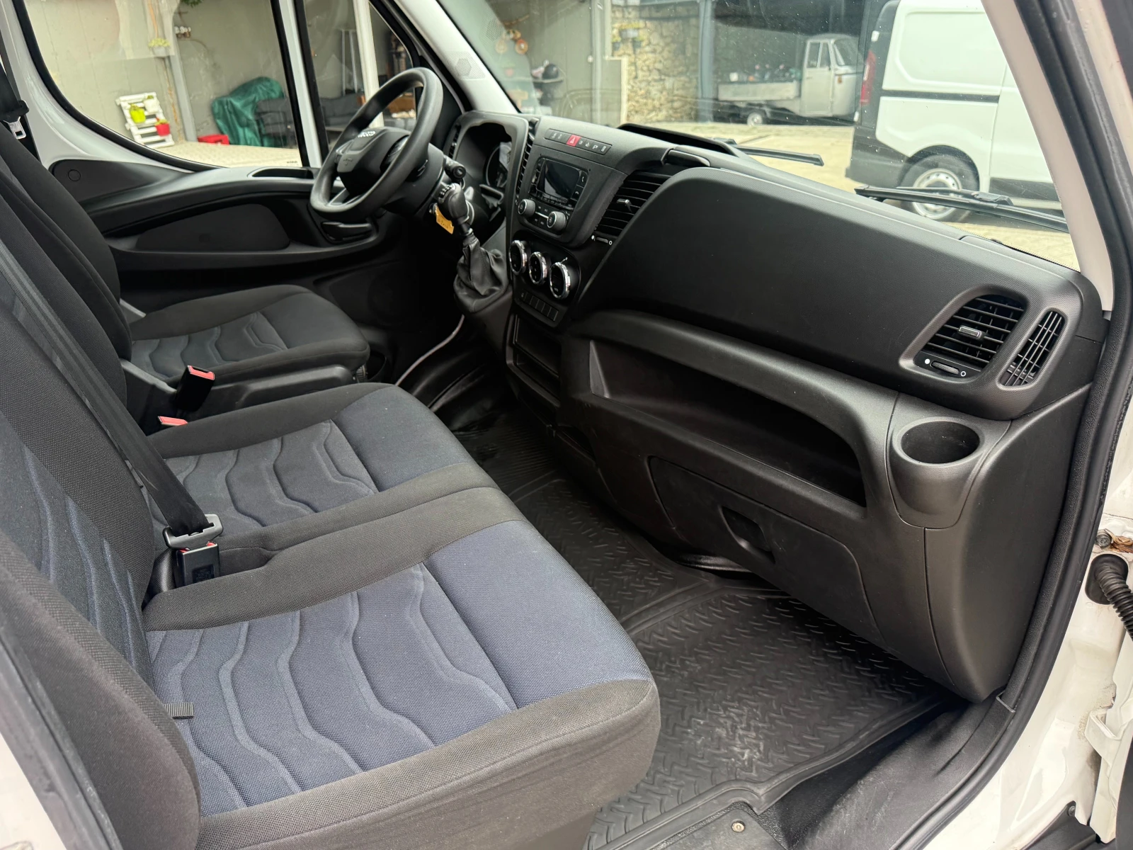 Iveco Daily 35-160 3.0HPI �� 3.5�. 4.03�. ����� Euro 6 | Mobile.bg � ����������� 13