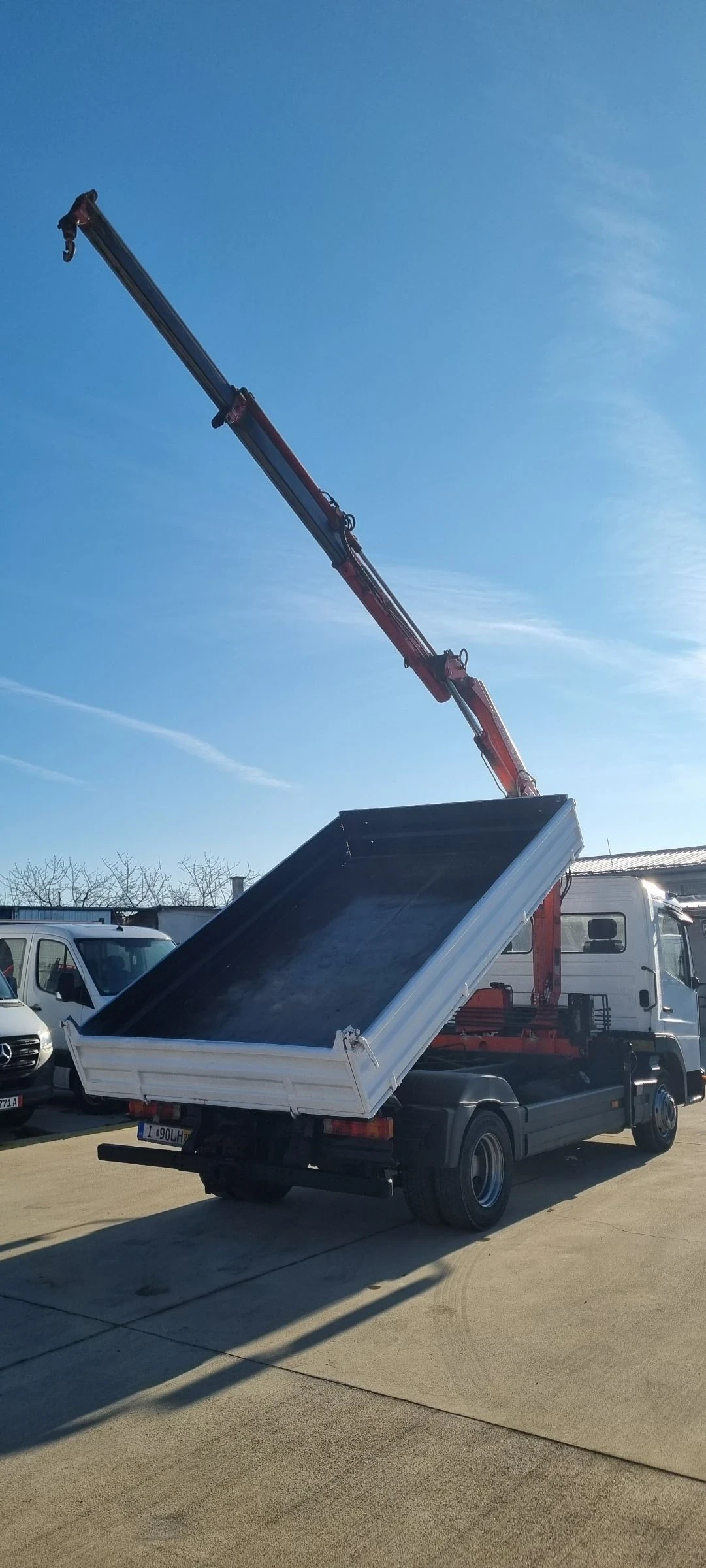 Mercedes-Benz Atego 815 Самосвал с кран - изображение 3