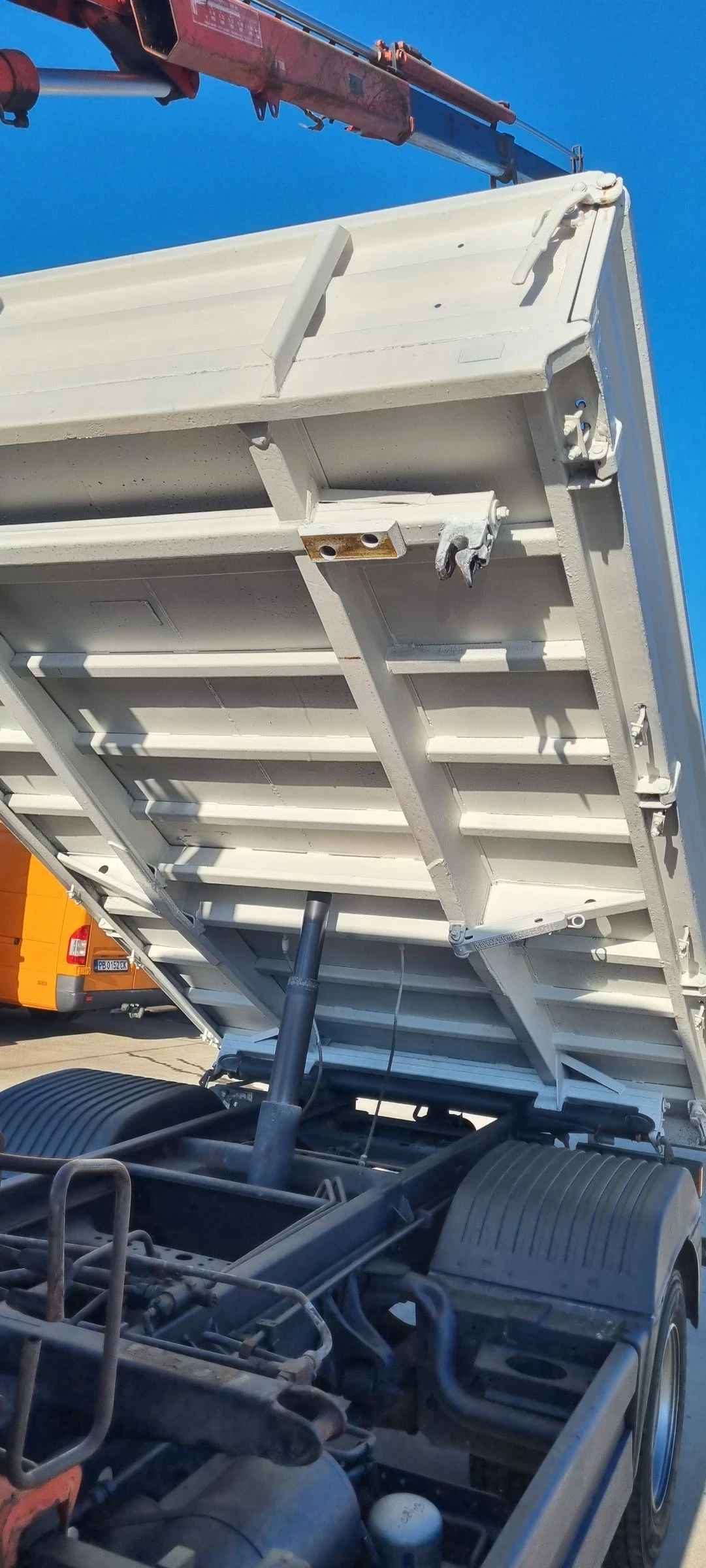 Mercedes-Benz Atego 815 Самосвал с кран - изображение 5