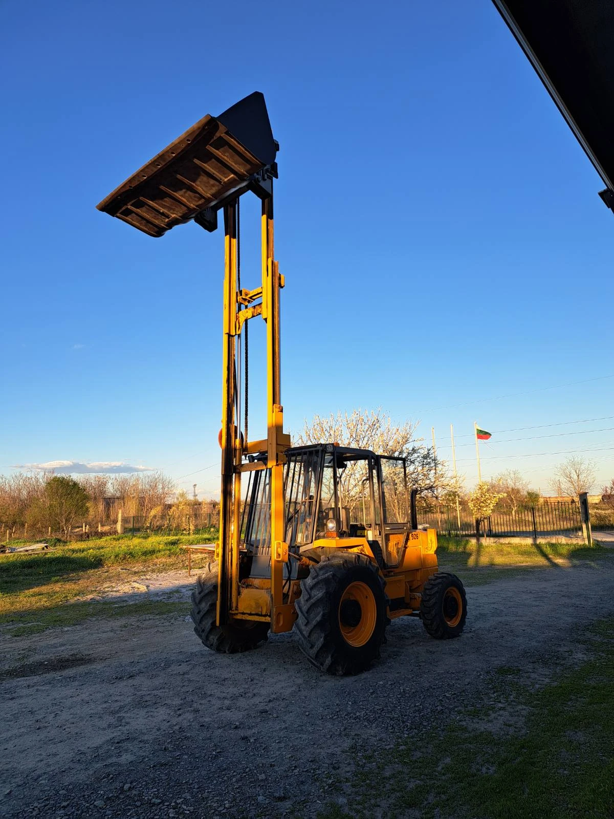 Телескопичен товарач JCB 926