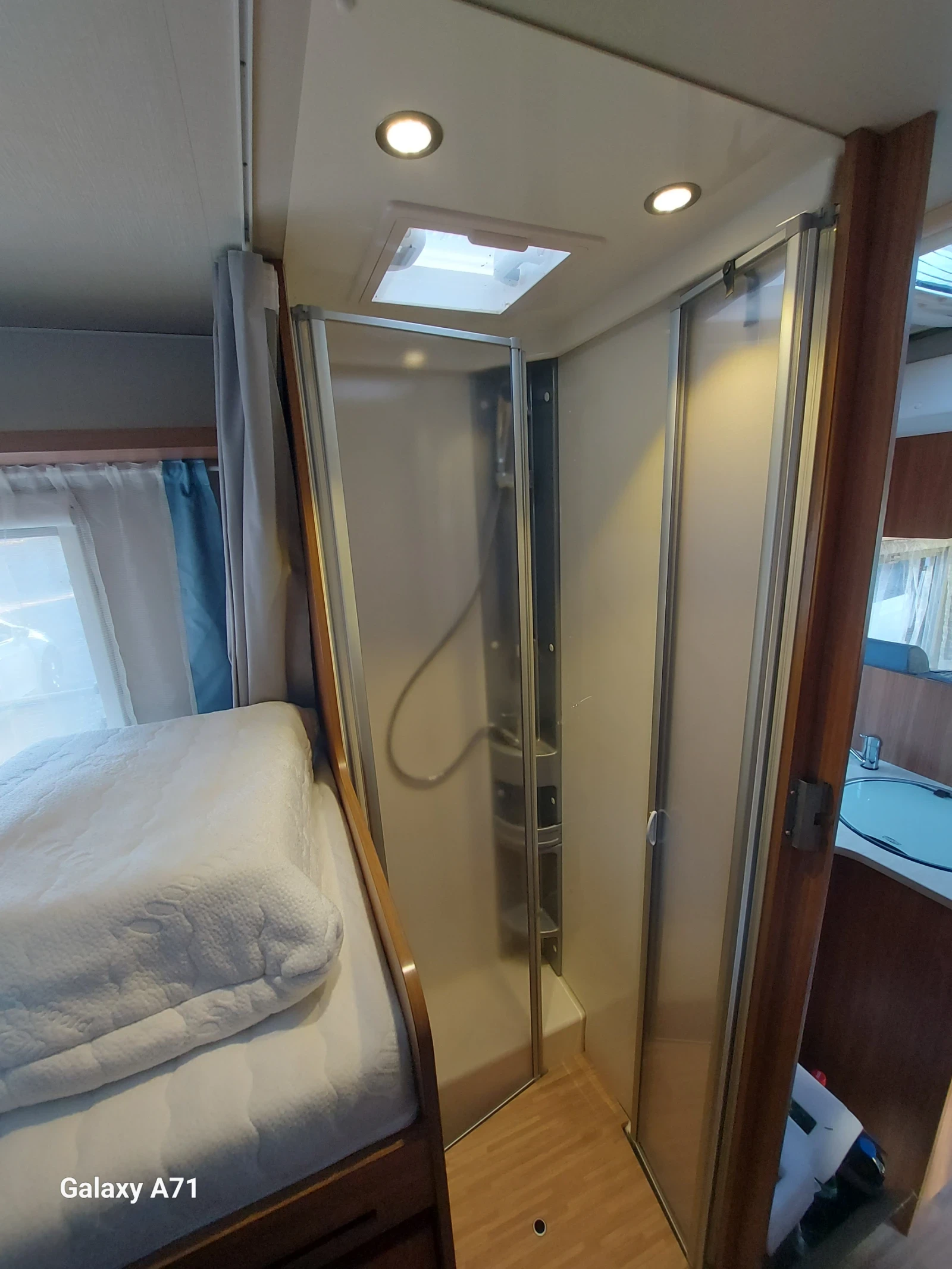 Кемпер Fiat Carado-полуинтегриран - изображение 9