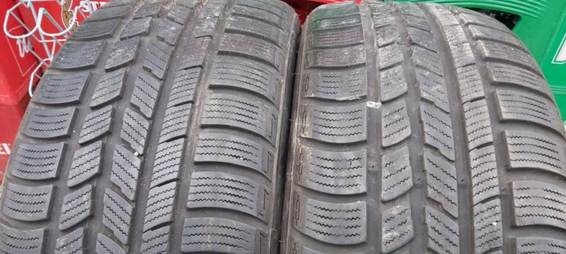 Гуми Зимни 225/50R17, снимка 2 - Гуми и джанти - 30949941