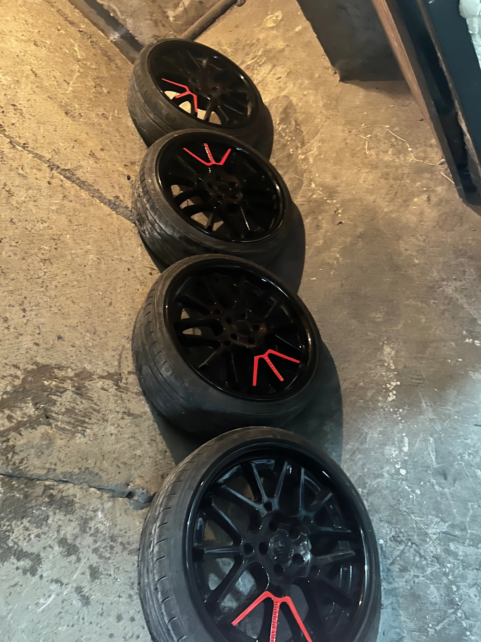 Гуми с джанти Toyo 215/35R18, снимка 13 - Гуми и джанти - 54091864