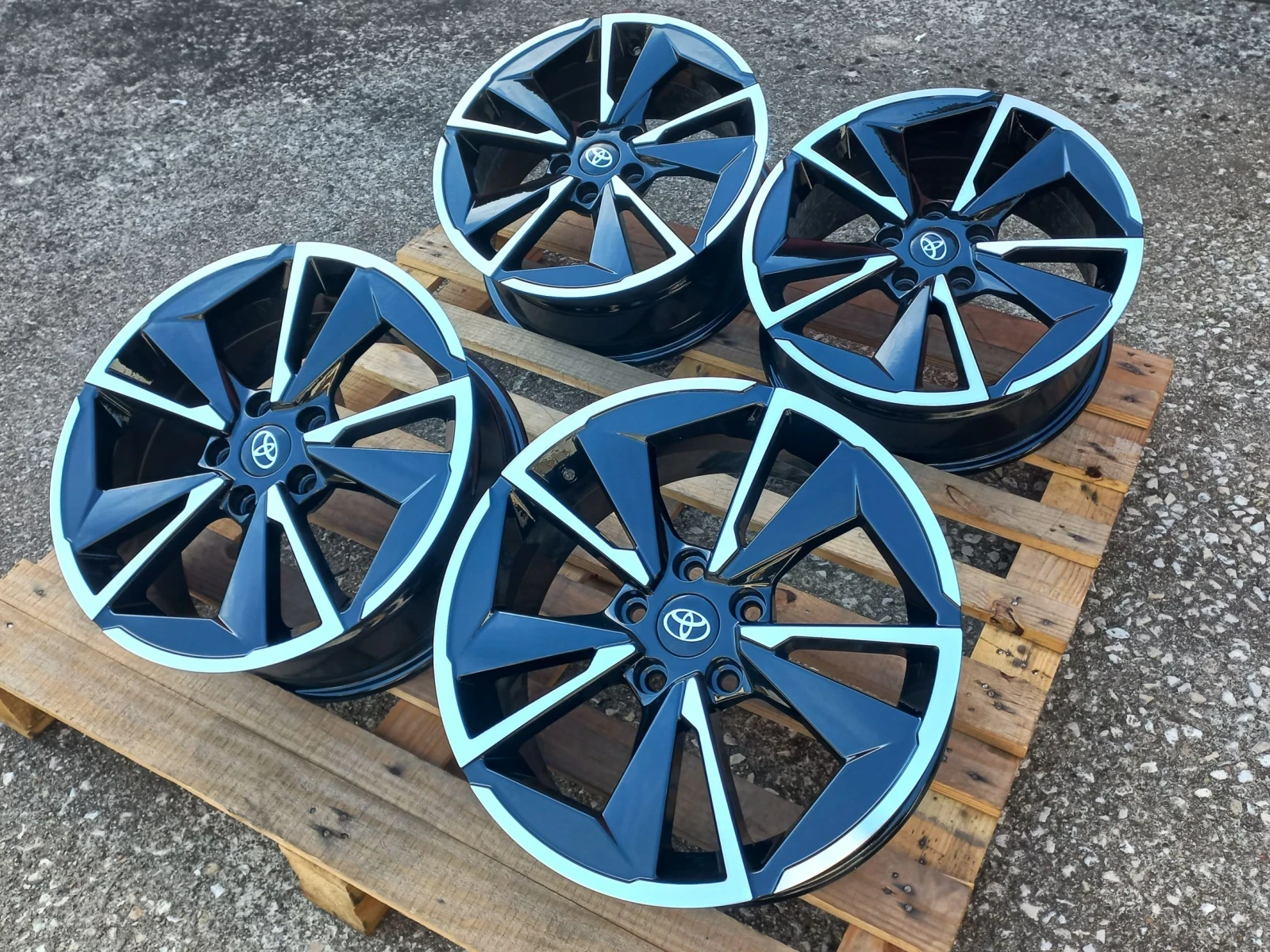Джанти за Toyota, снимка 4 - Гуми и джанти - 56436793