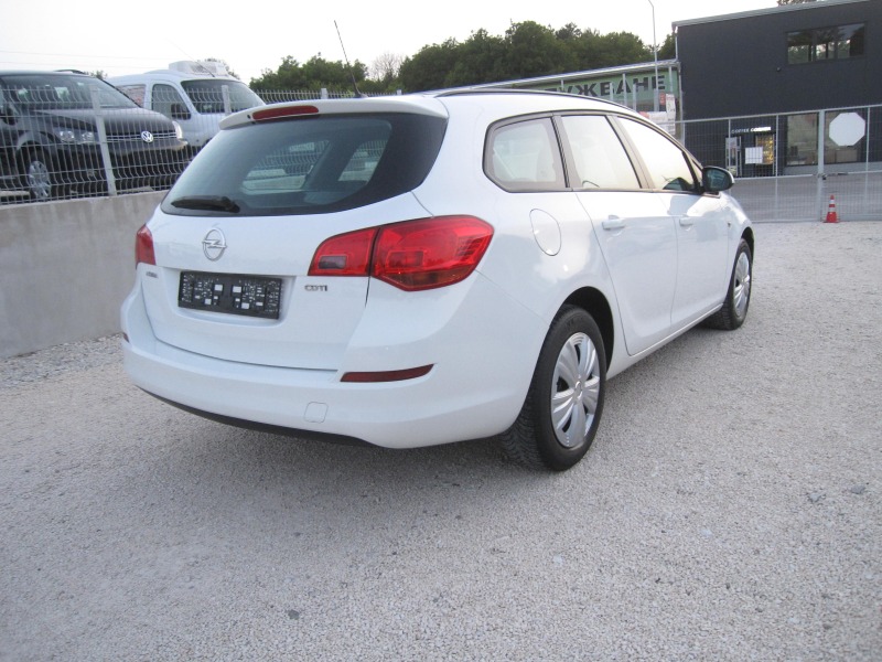 Opel Astra 1, 7-cdti, снимка 4 - Автомобили и джипове - 41553183