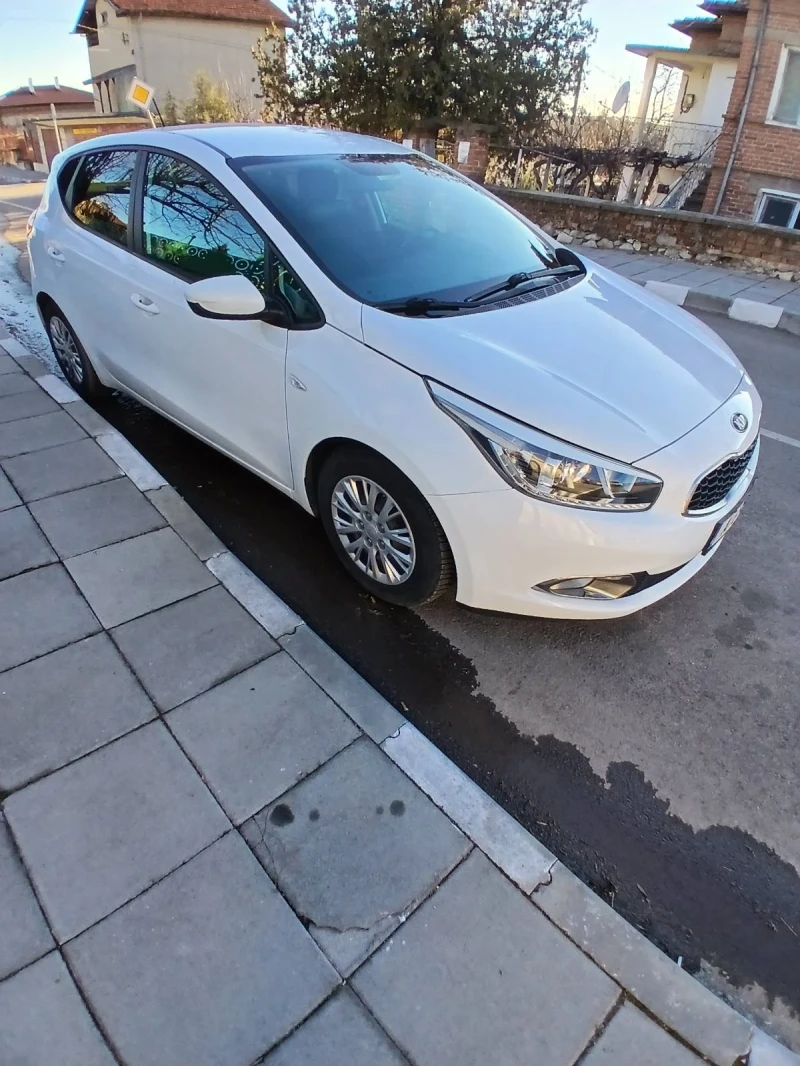 Kia Ceed, снимка 1 - Автомобили и джипове - 49438930